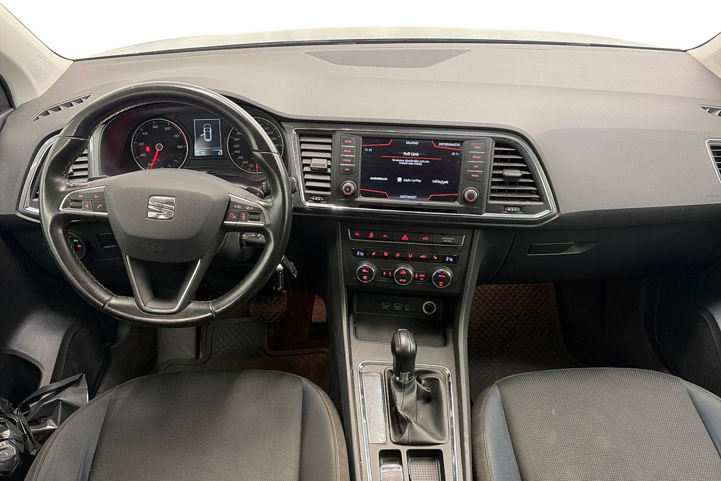 harmaa SEAT Ateca 2017 kuva 7.