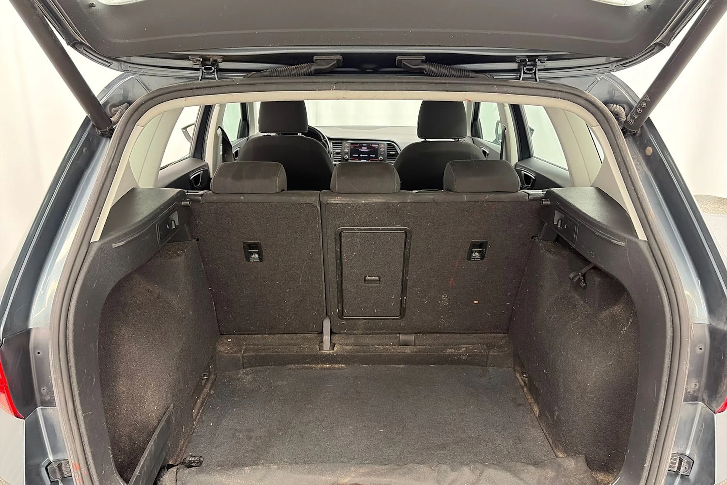 harmaa SEAT Ateca 2017 kuva 10.