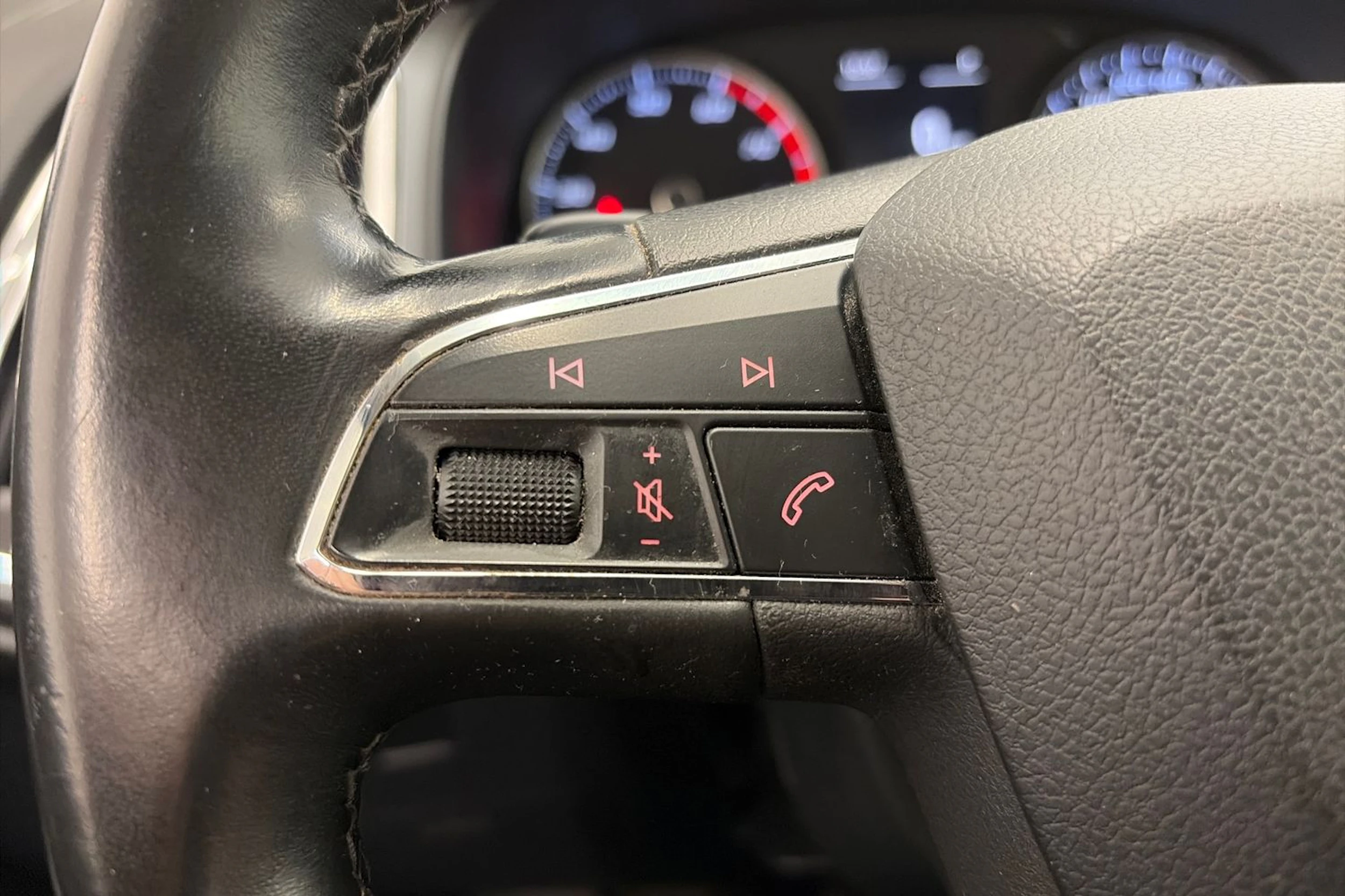 harmaa SEAT Ateca 2017 kuva 14.