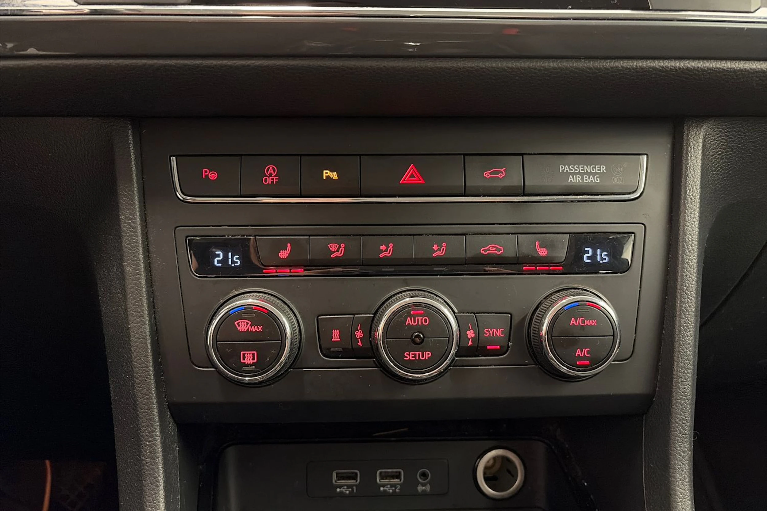harmaa SEAT Ateca 2017 kuva 19.