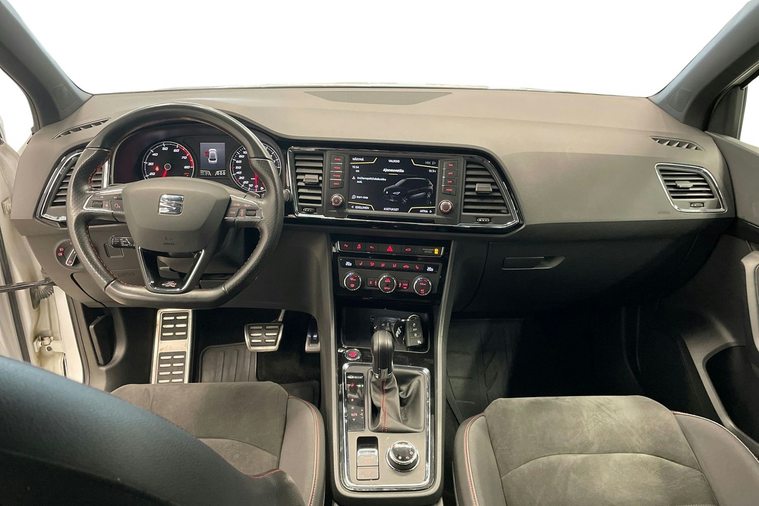 Valkoinen SEAT Ateca 2018 kuva 9.