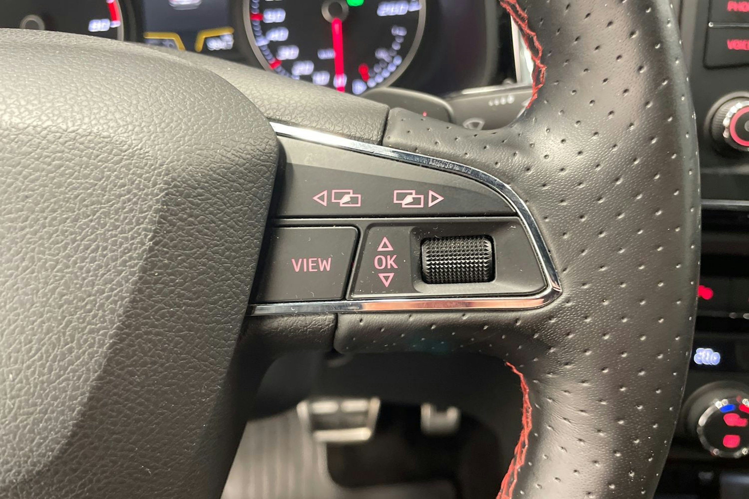 Valkoinen SEAT Ateca 2018 kuva 15.