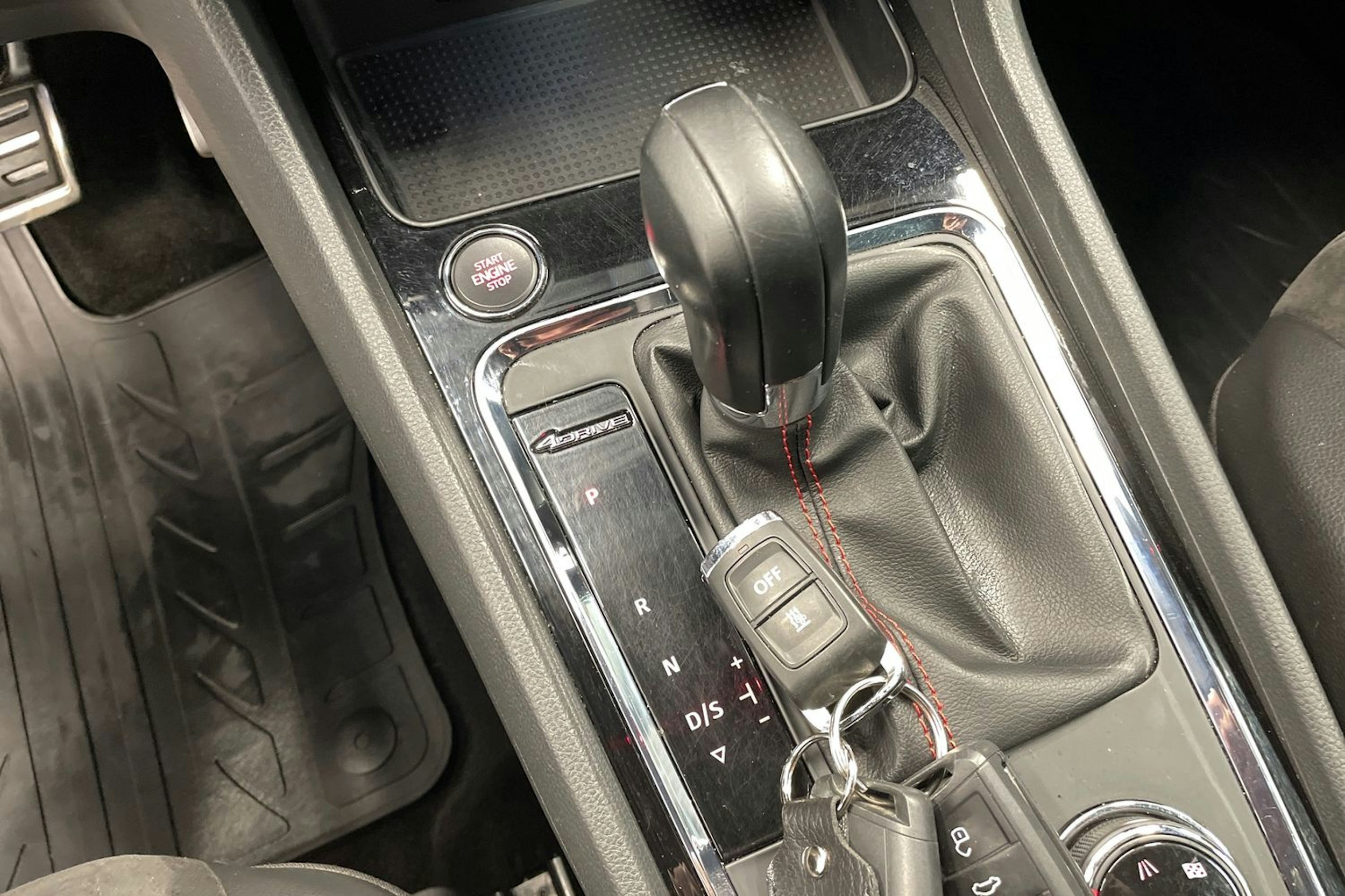 Valkoinen SEAT Ateca 2018 kuva 18.