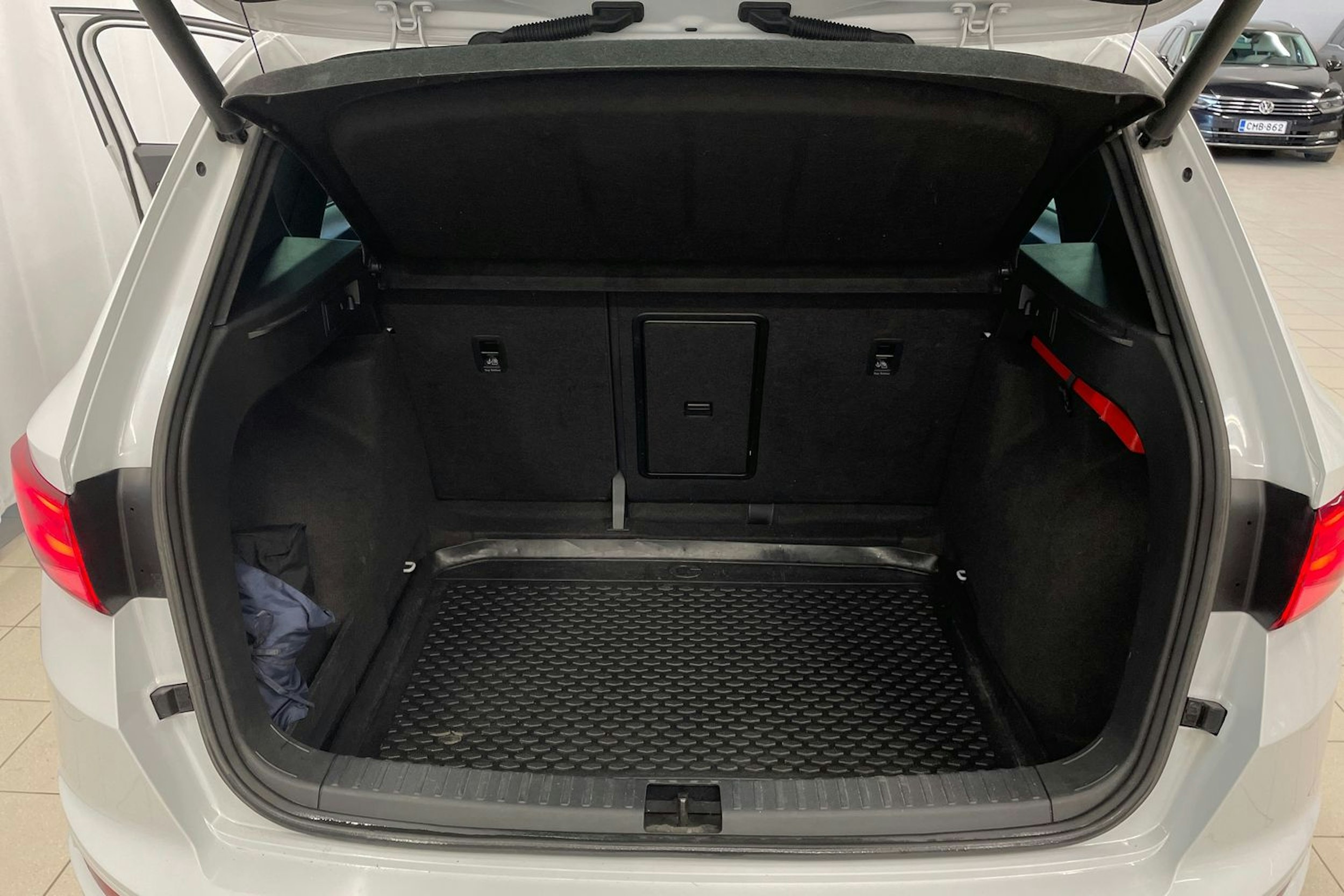 Valkoinen SEAT Ateca 2018 kuva 21.