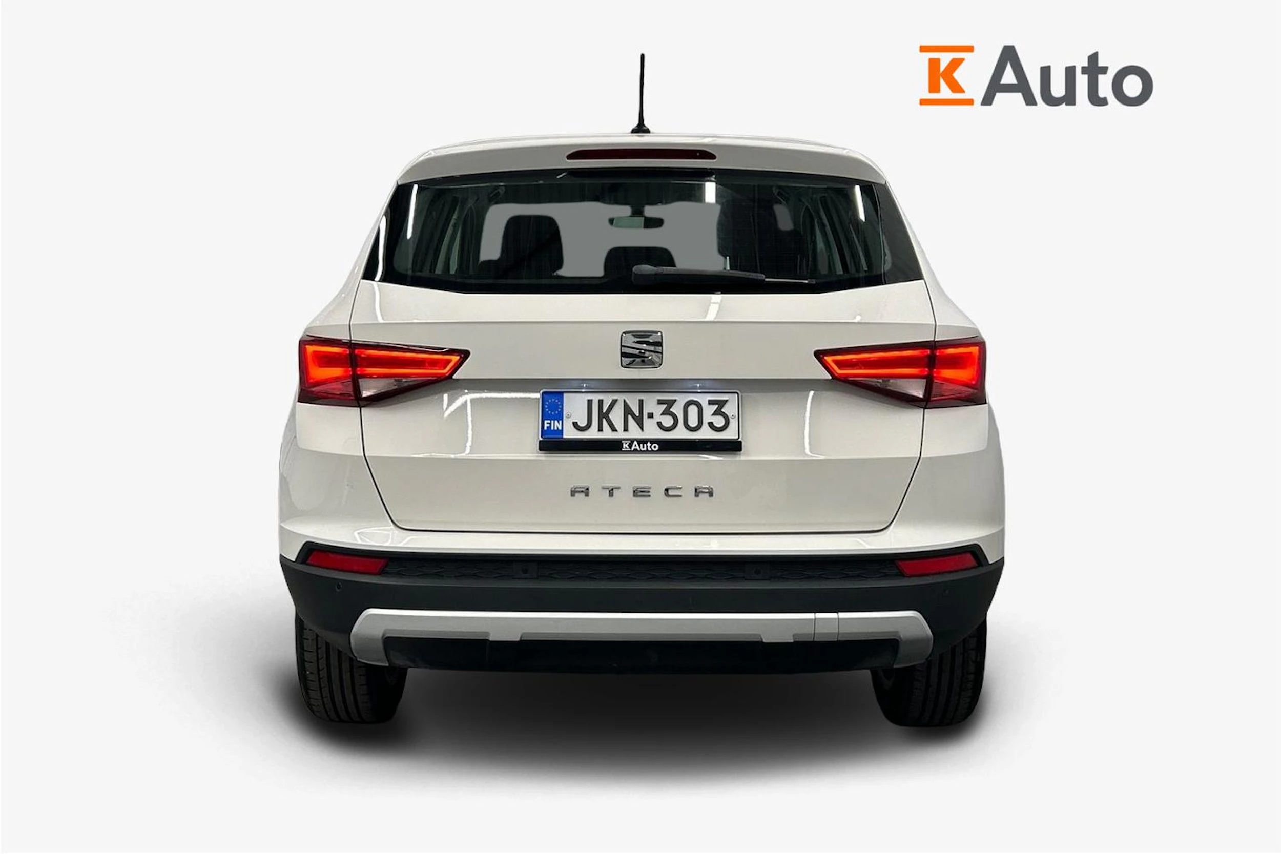 valkoinen SEAT Ateca 2018 kuva 4.