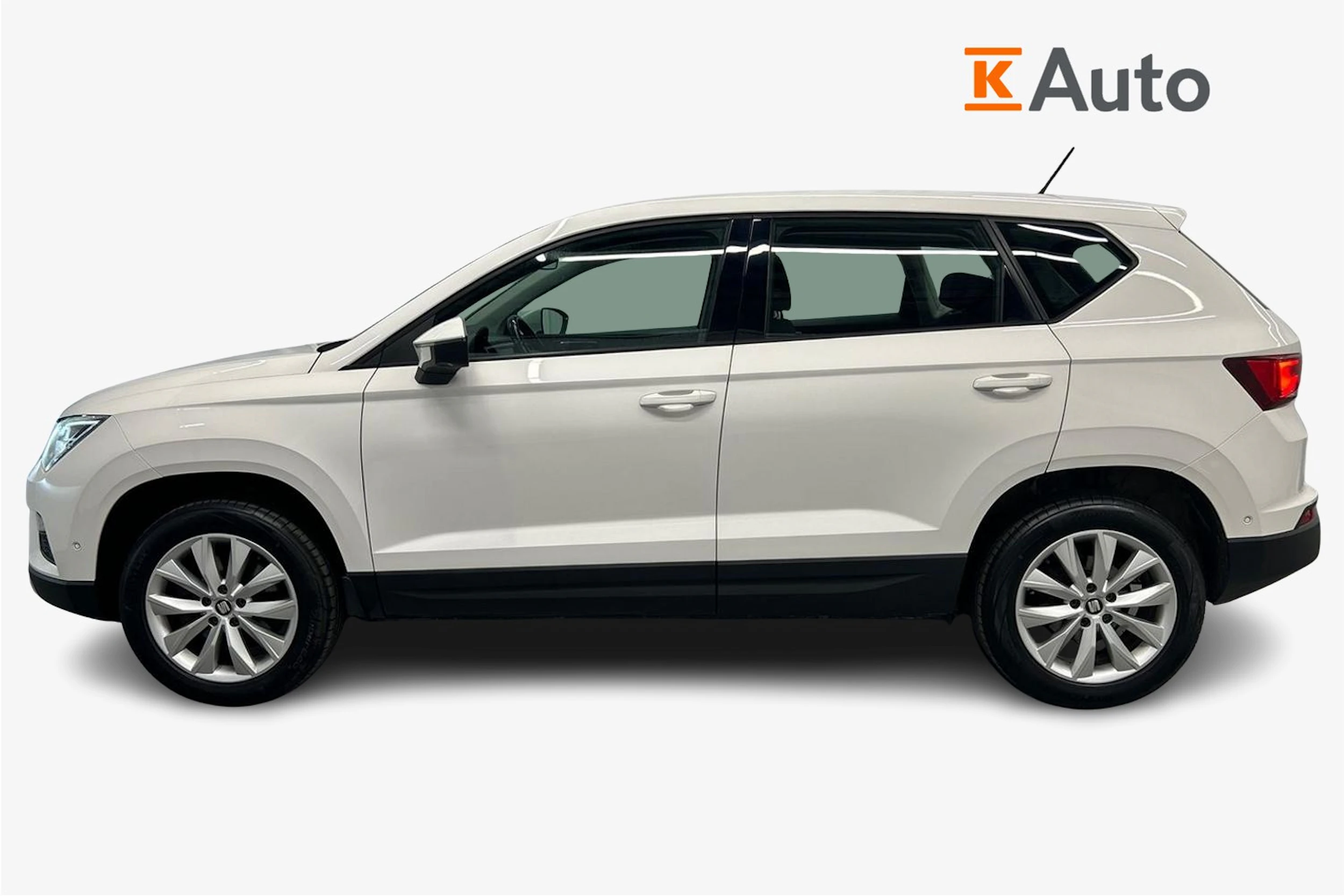 valkoinen SEAT Ateca 2018 kuva 7.