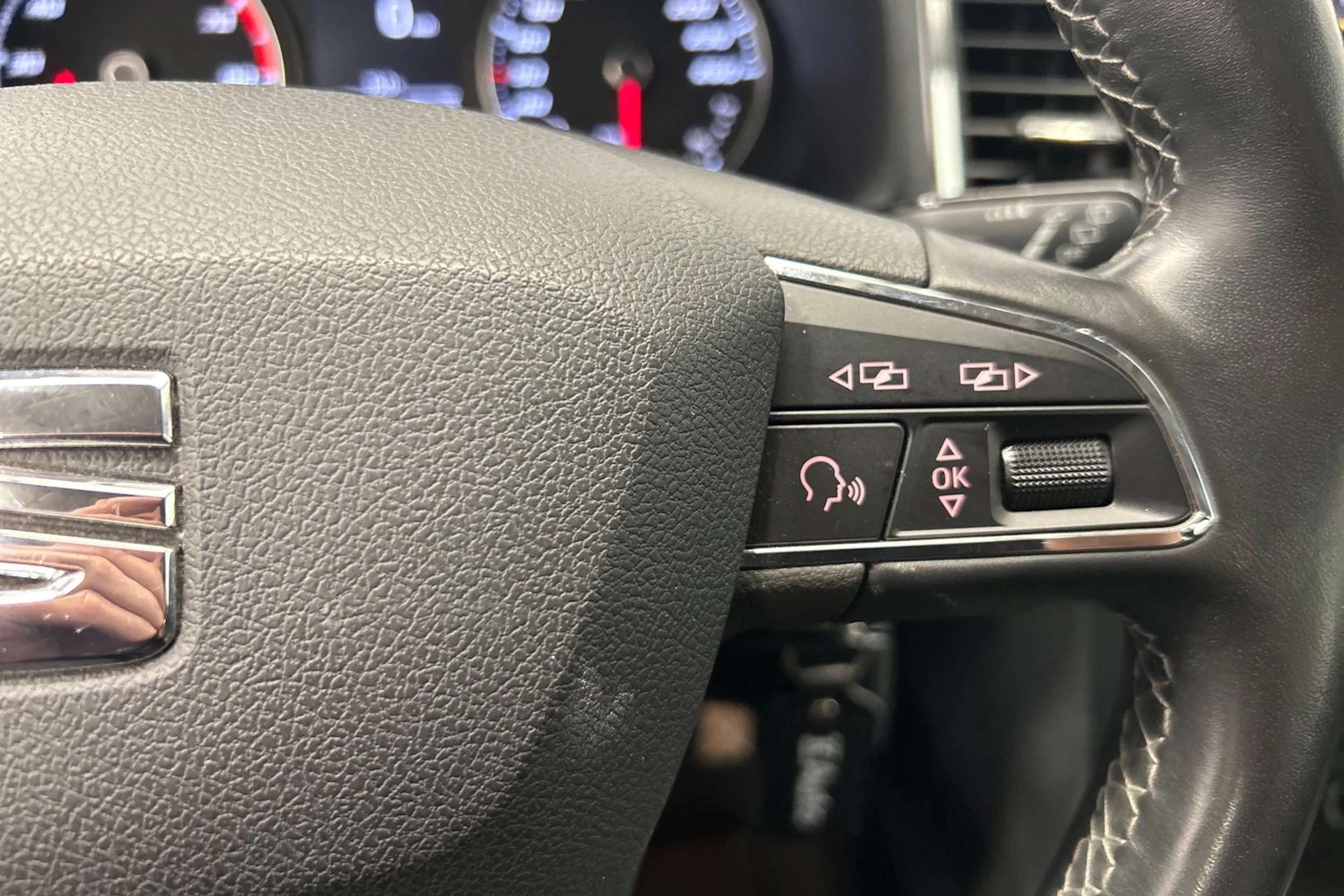 valkoinen SEAT Ateca 2018 kuva 20.