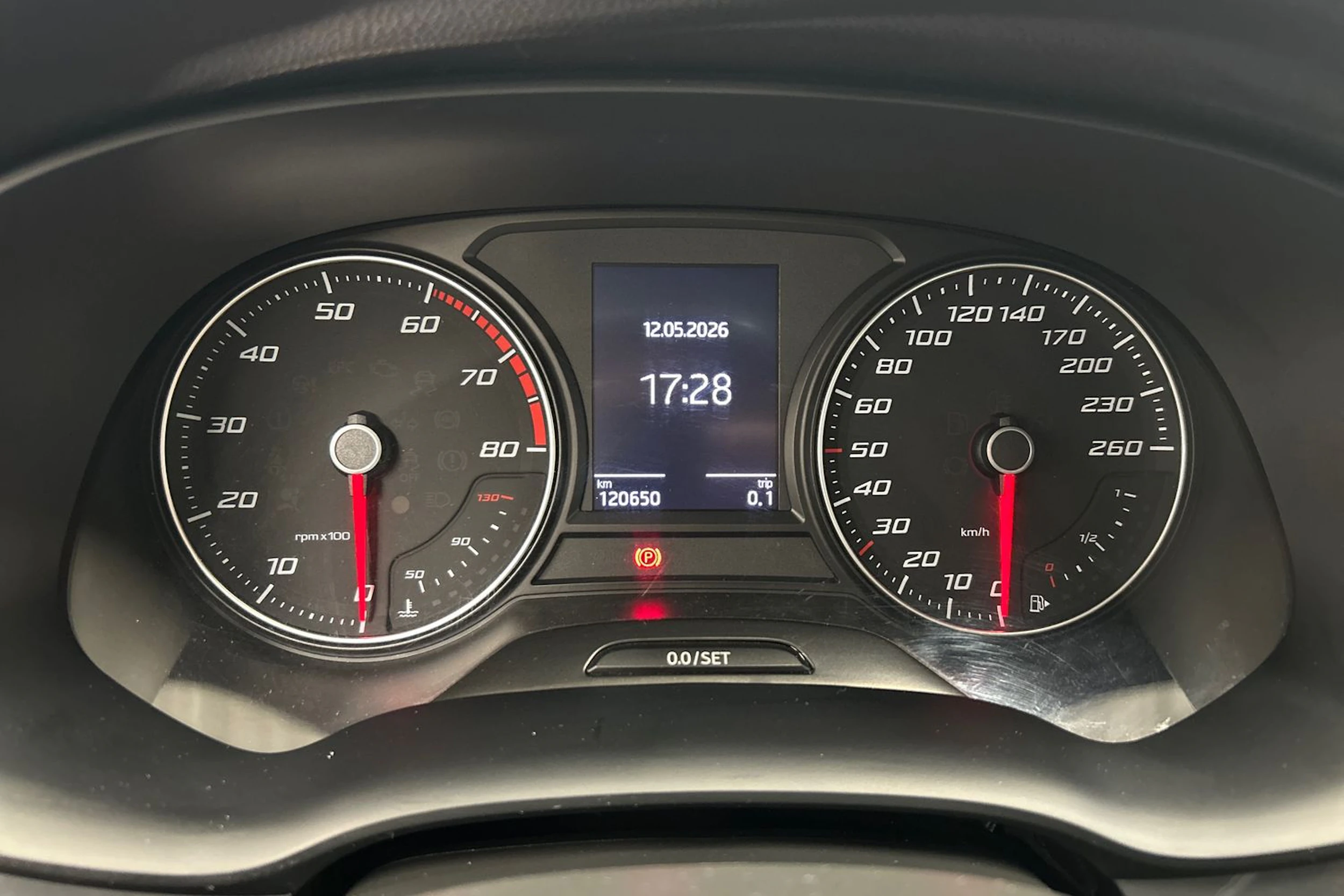 valkoinen SEAT Ateca 2018 kuva 21.