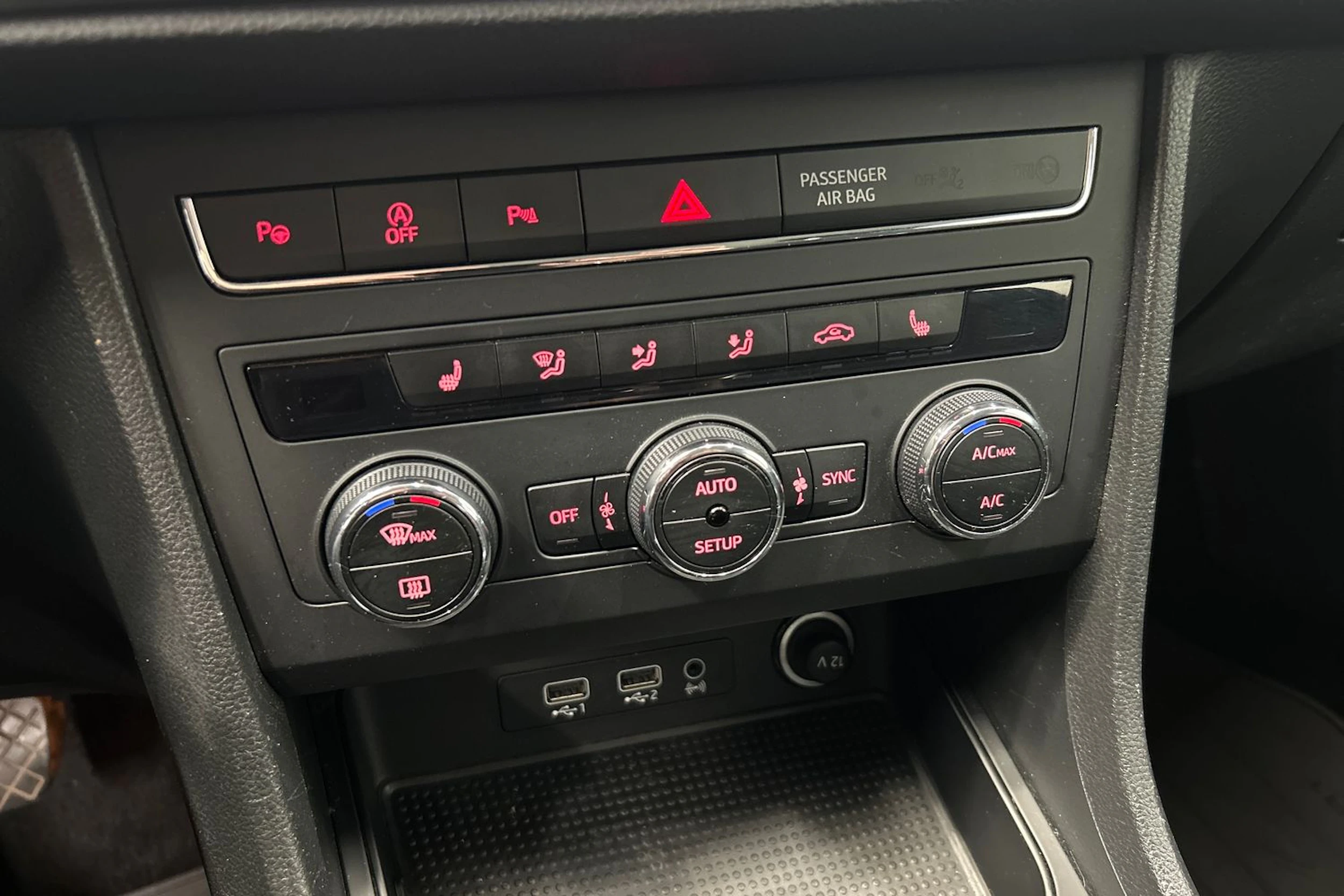 valkoinen SEAT Ateca 2018 kuva 26.