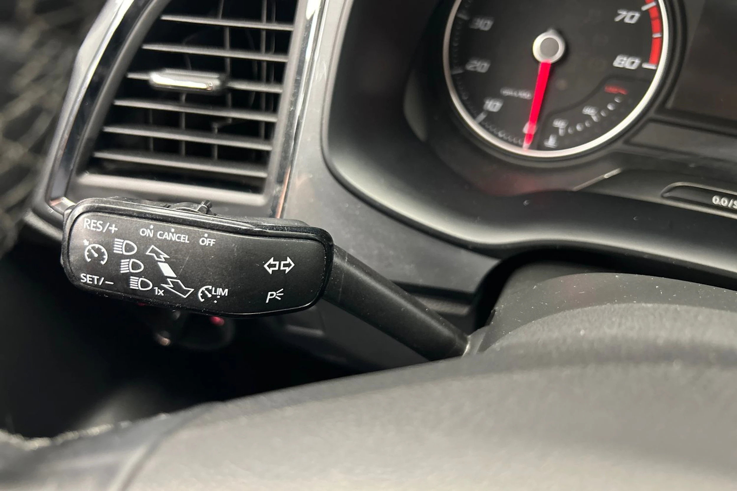 valkoinen SEAT Ateca 2018 kuva 29.