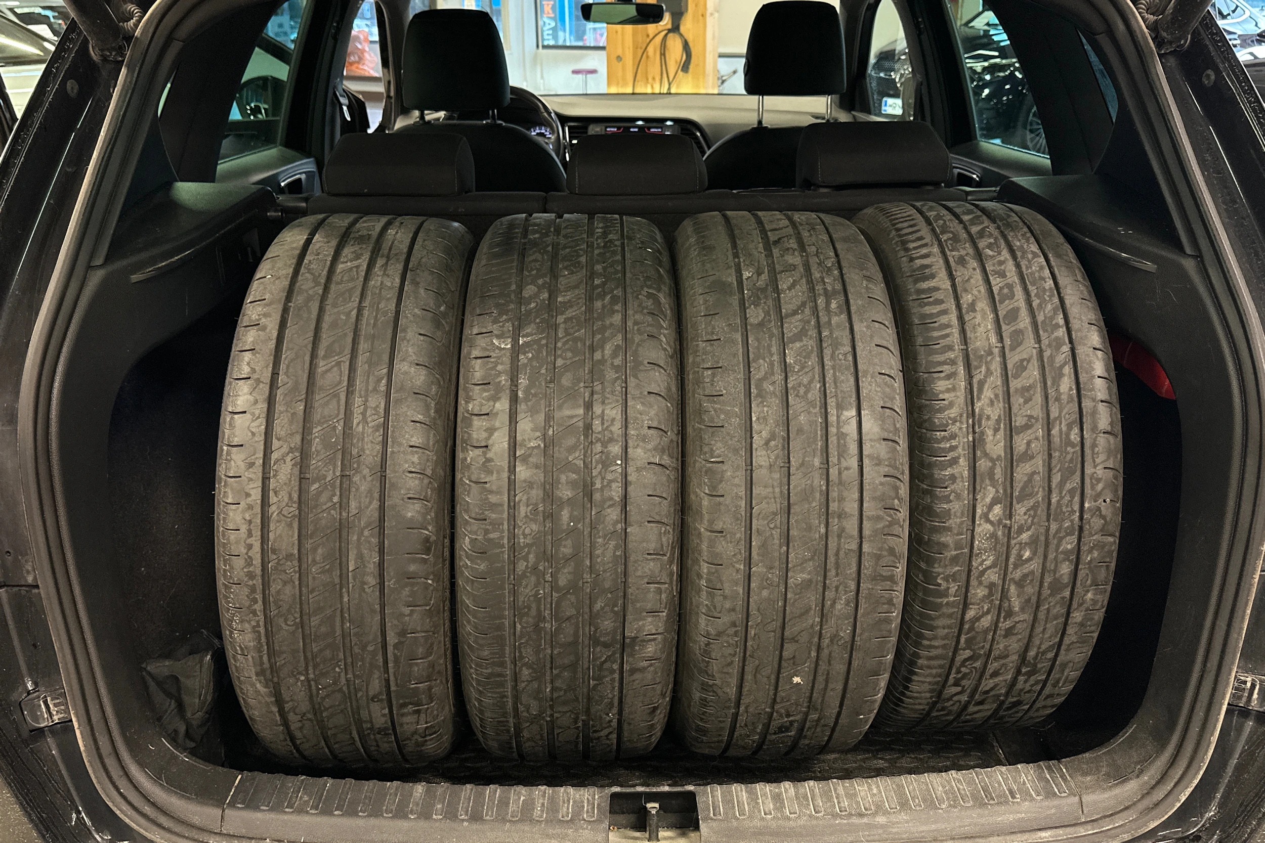 met. musta SEAT Ateca 2018 kuva 9.