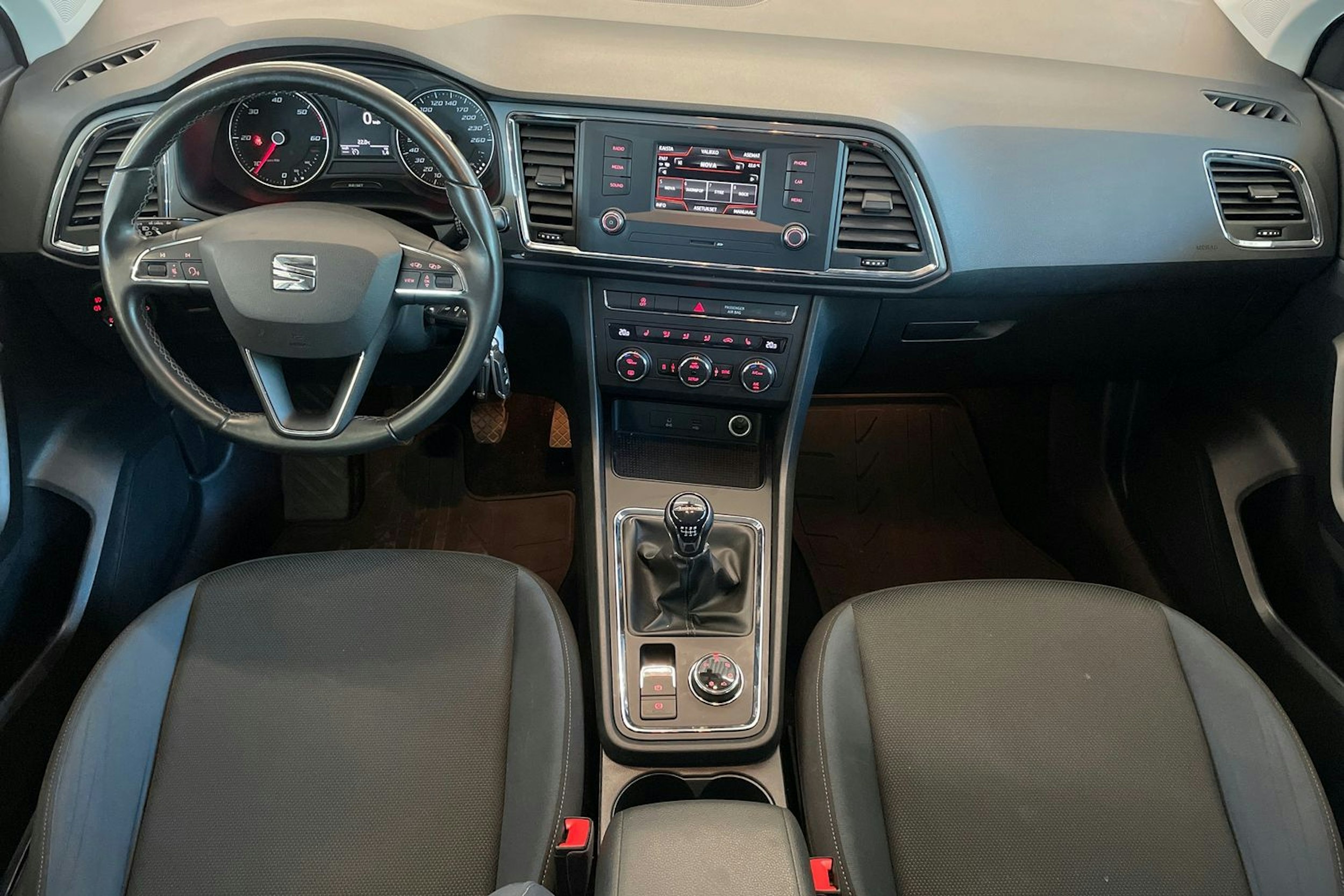 ruskea (beige) SEAT Ateca 2018 kuva 9.