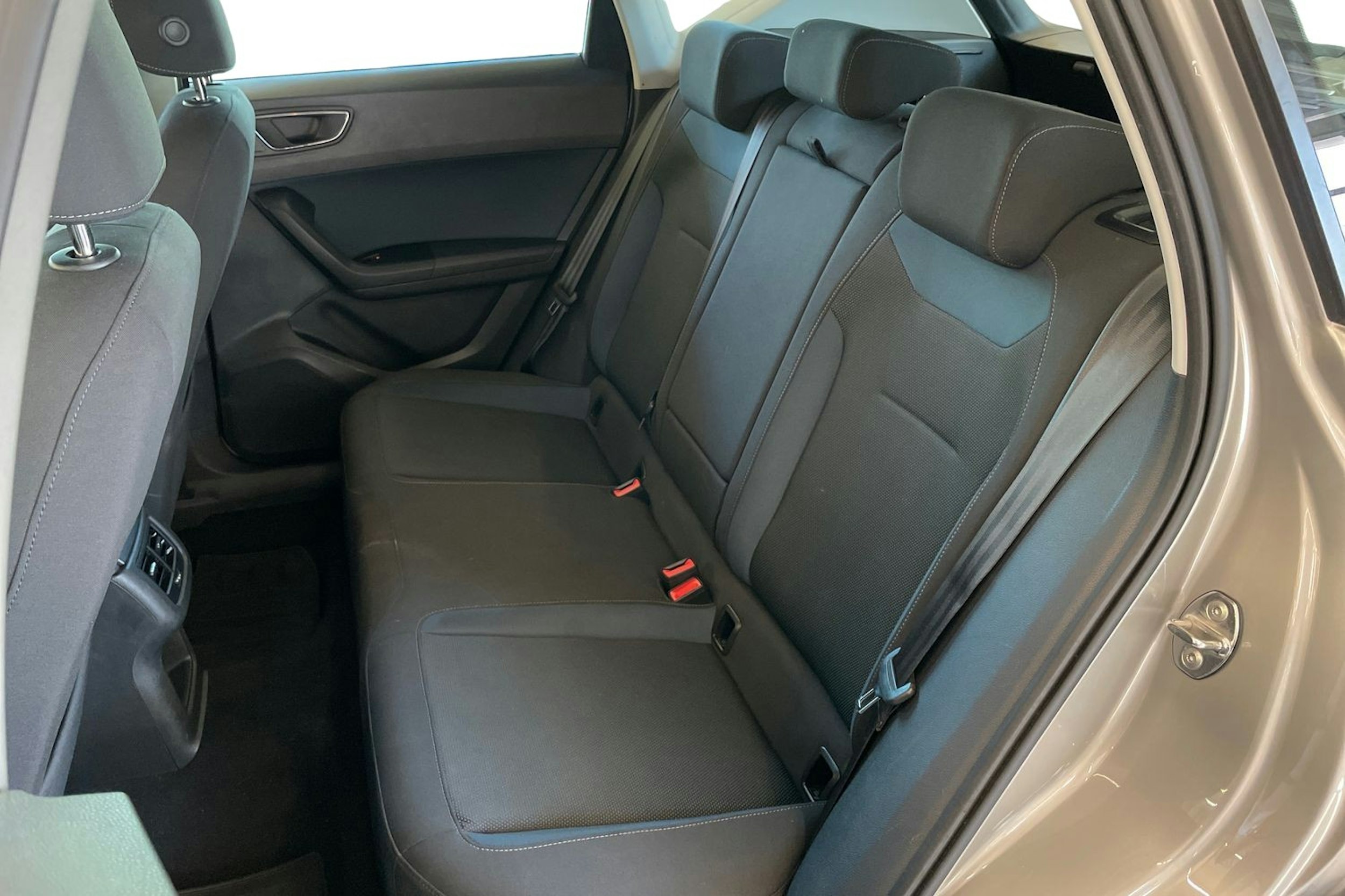 ruskea (beige) SEAT Ateca 2018 kuva 10.