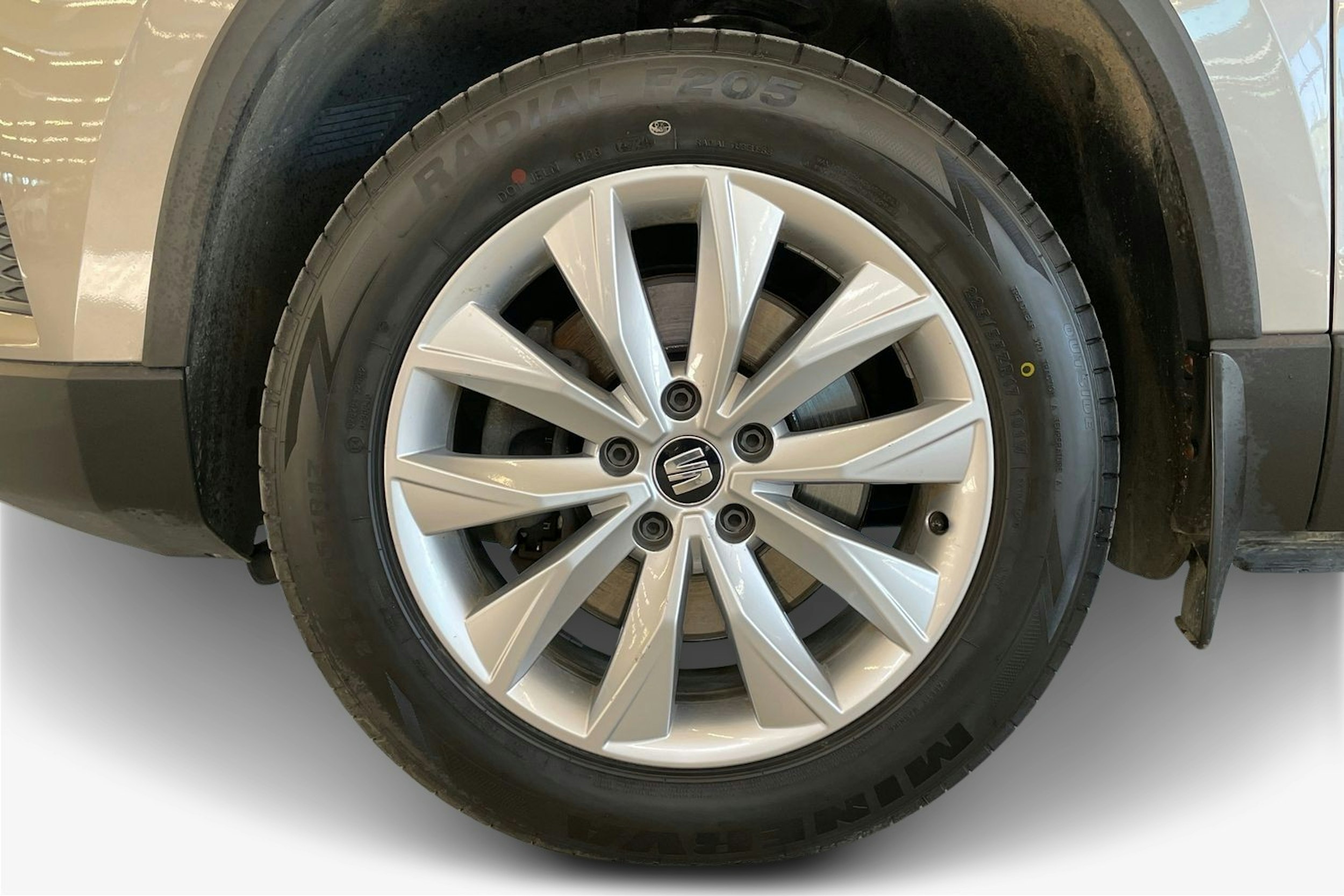 ruskea (beige) SEAT Ateca 2018 kuva 11.