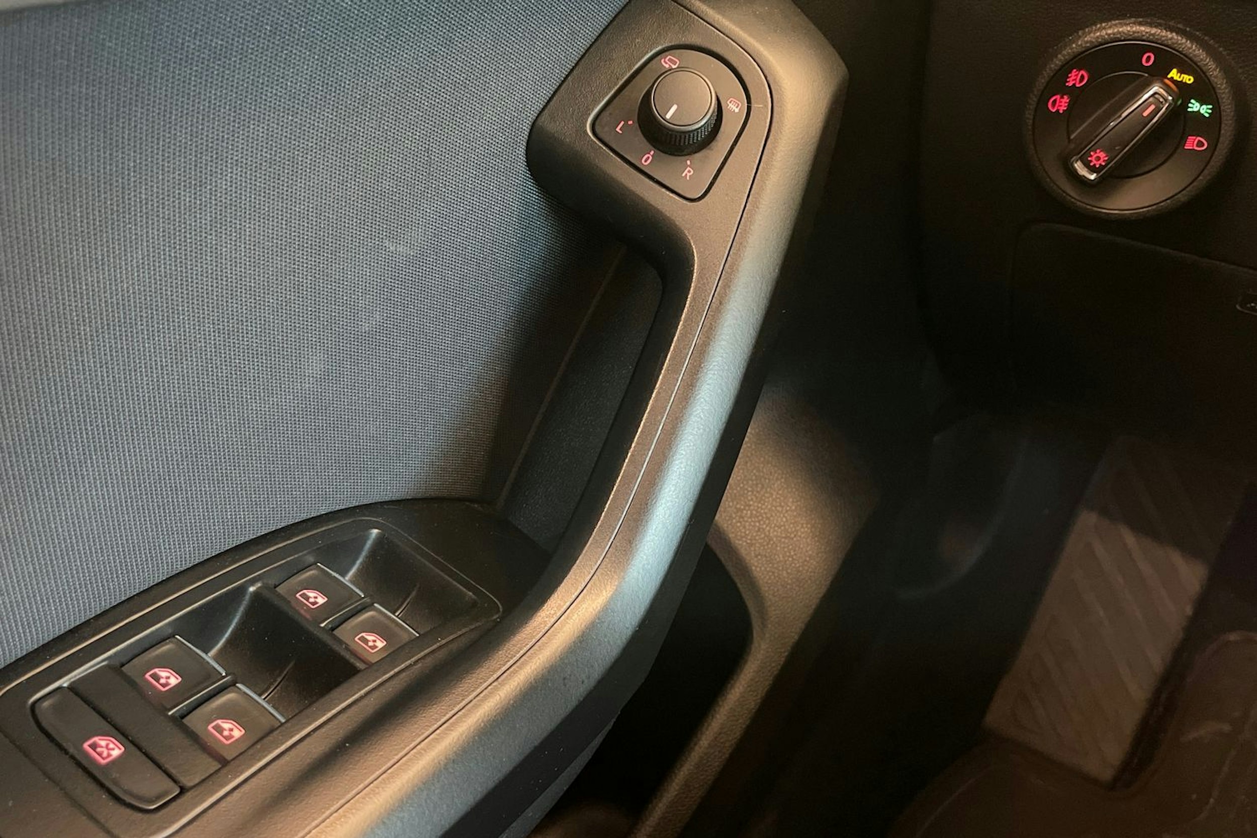 ruskea (beige) SEAT Ateca 2018 kuva 20.