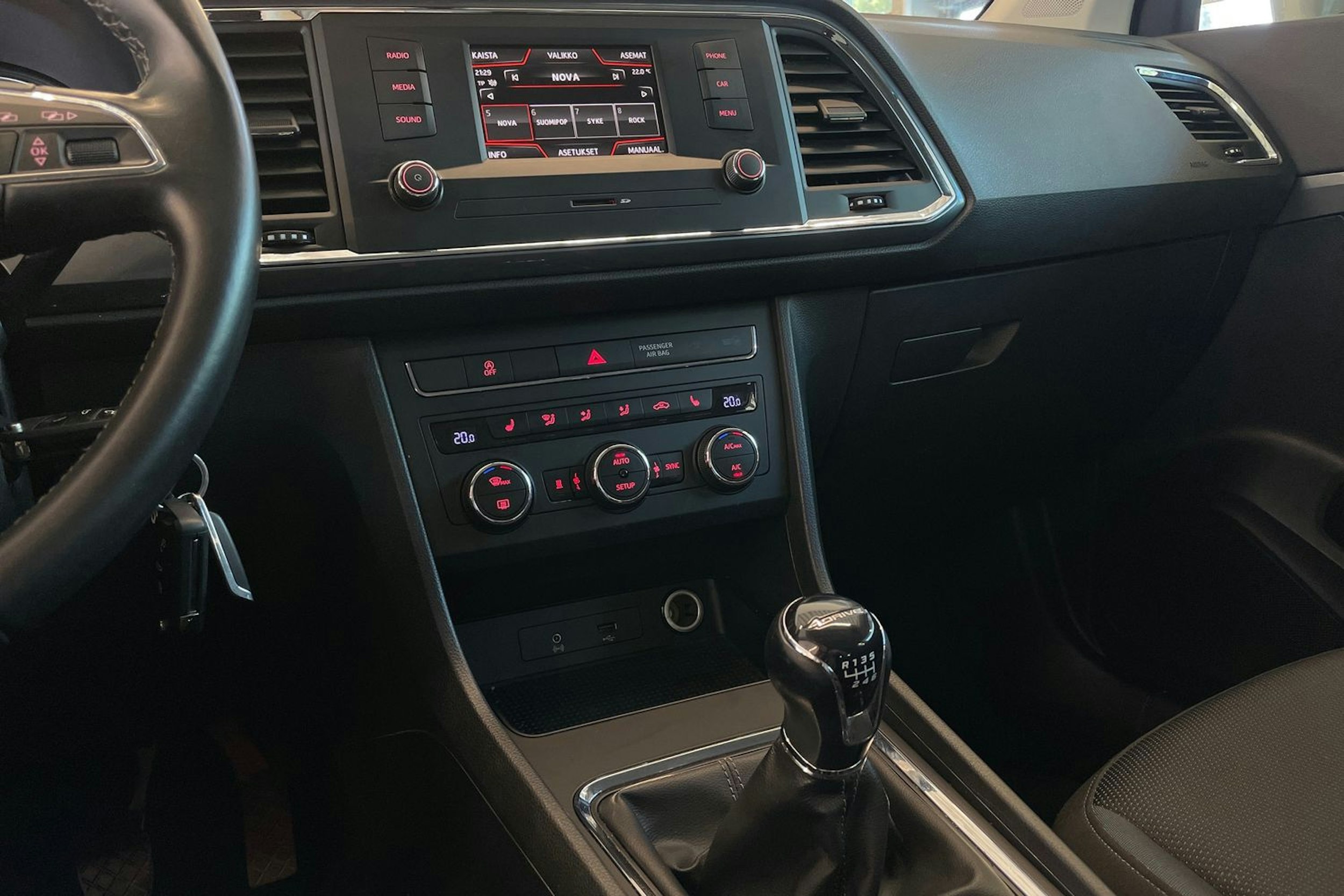 ruskea (beige) SEAT Ateca 2018 kuva 21.