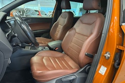 Oranssi SEAT Ateca 2018 kuva 19.