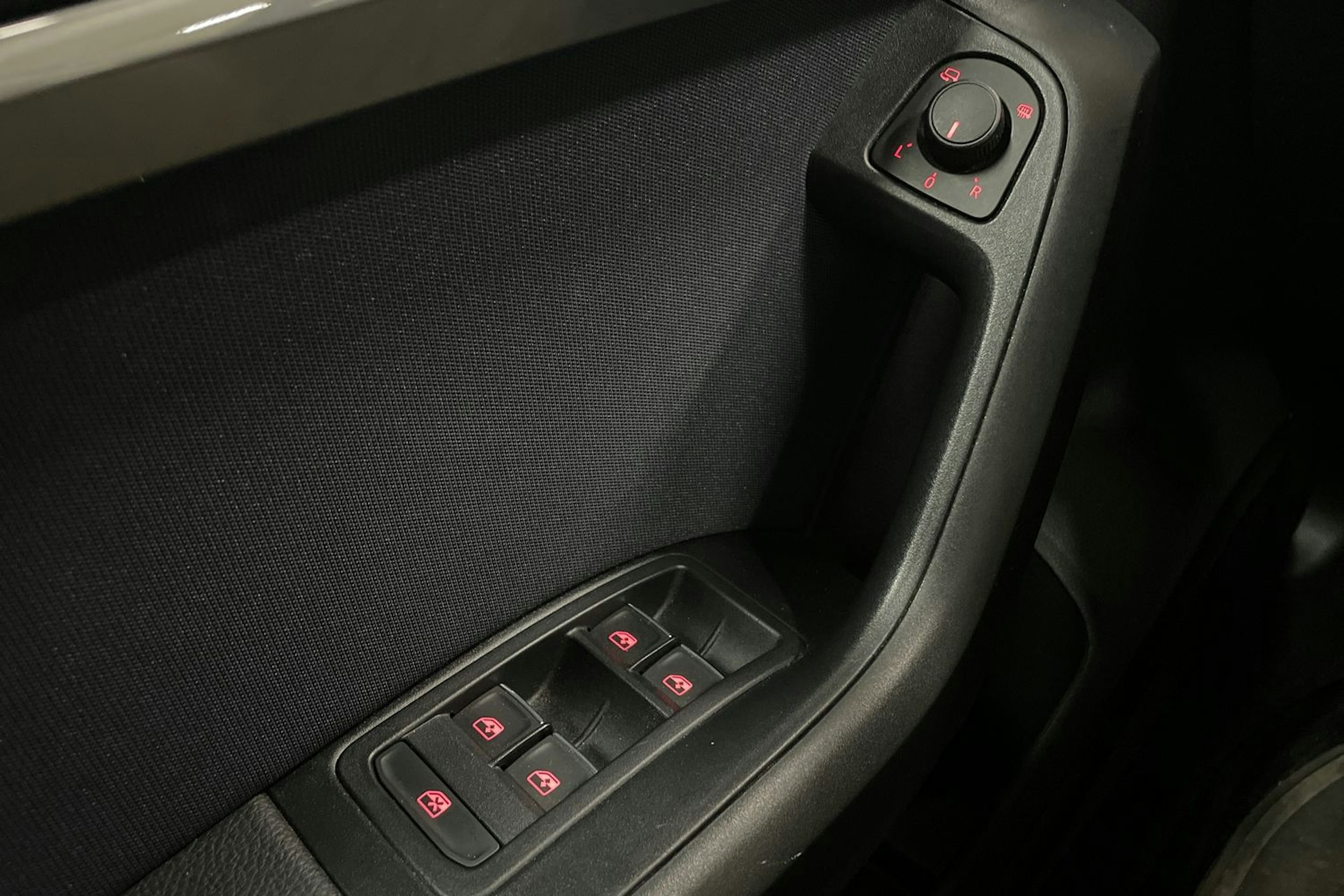 Valkoinen SEAT Ateca 2019 kuva 18.