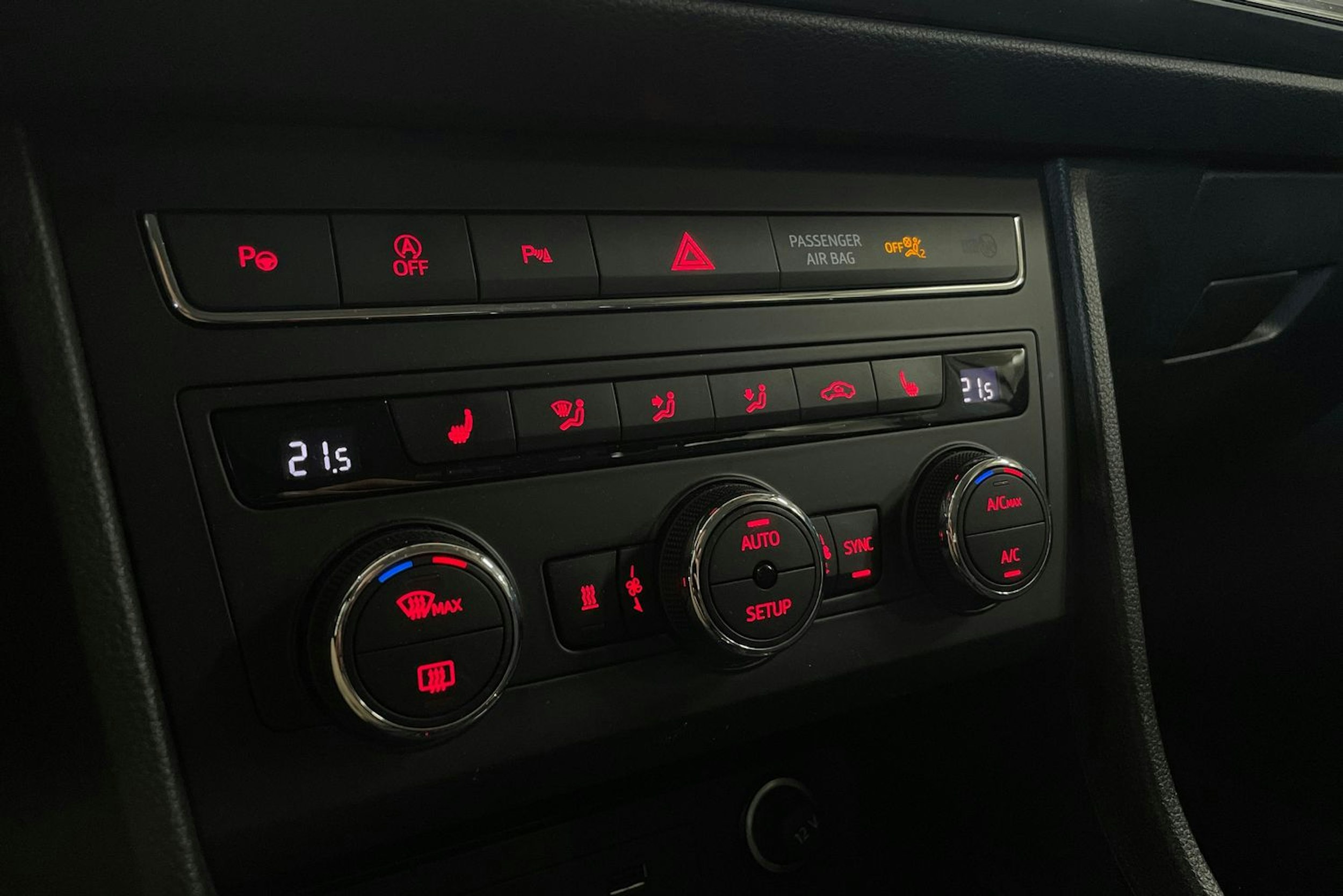 Valkoinen SEAT Ateca 2019 kuva 23.