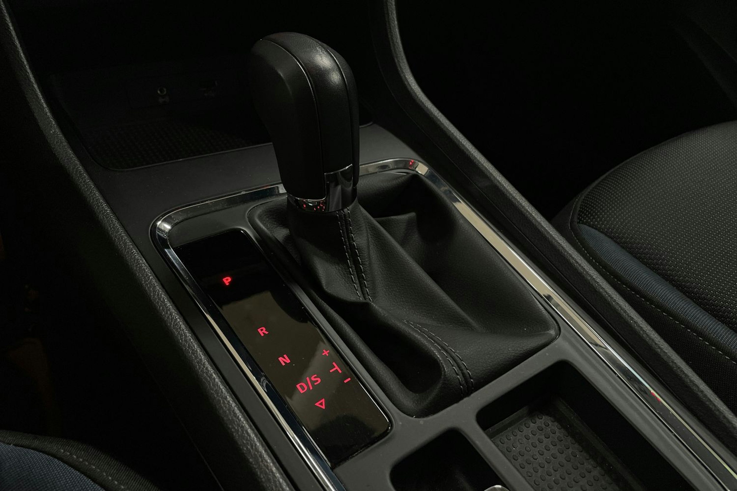 Valkoinen SEAT Ateca 2019 kuva 24.
