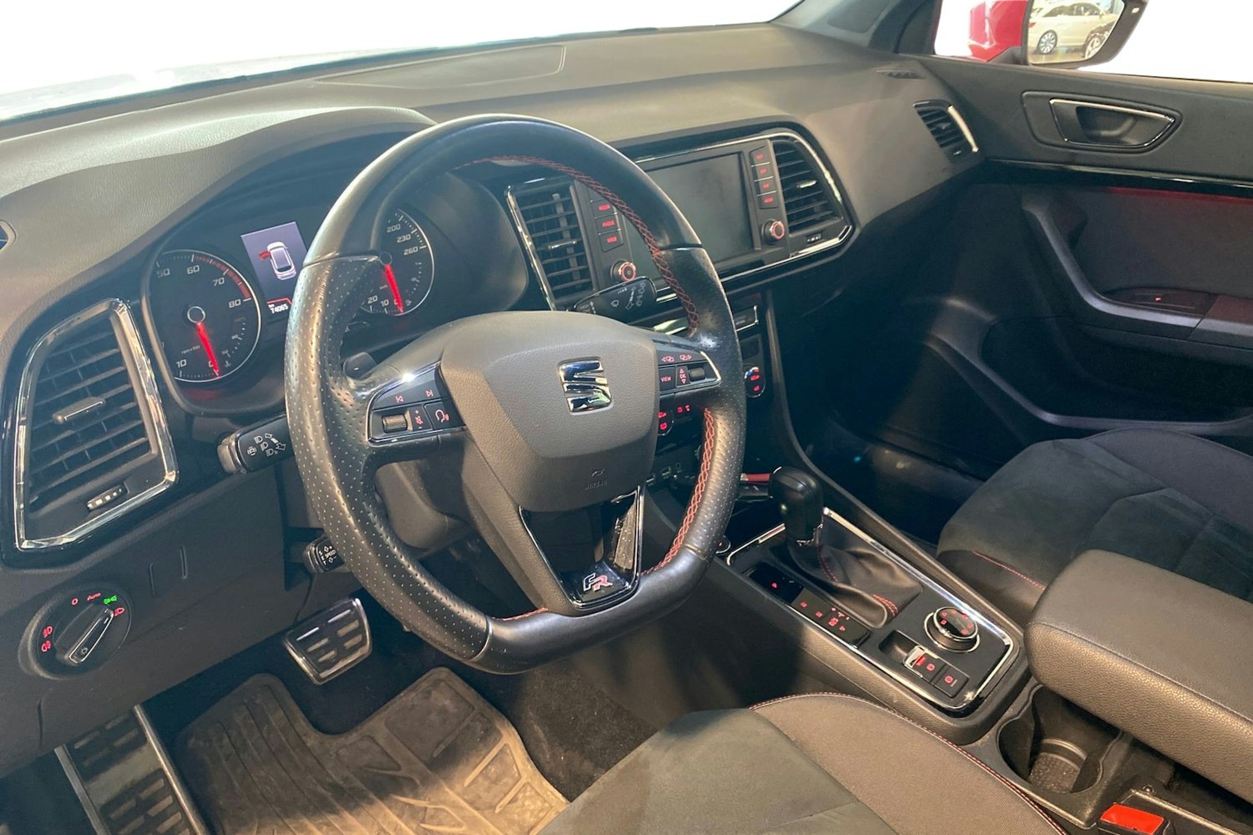 Punainen SEAT Ateca 2019 kuva 3.
