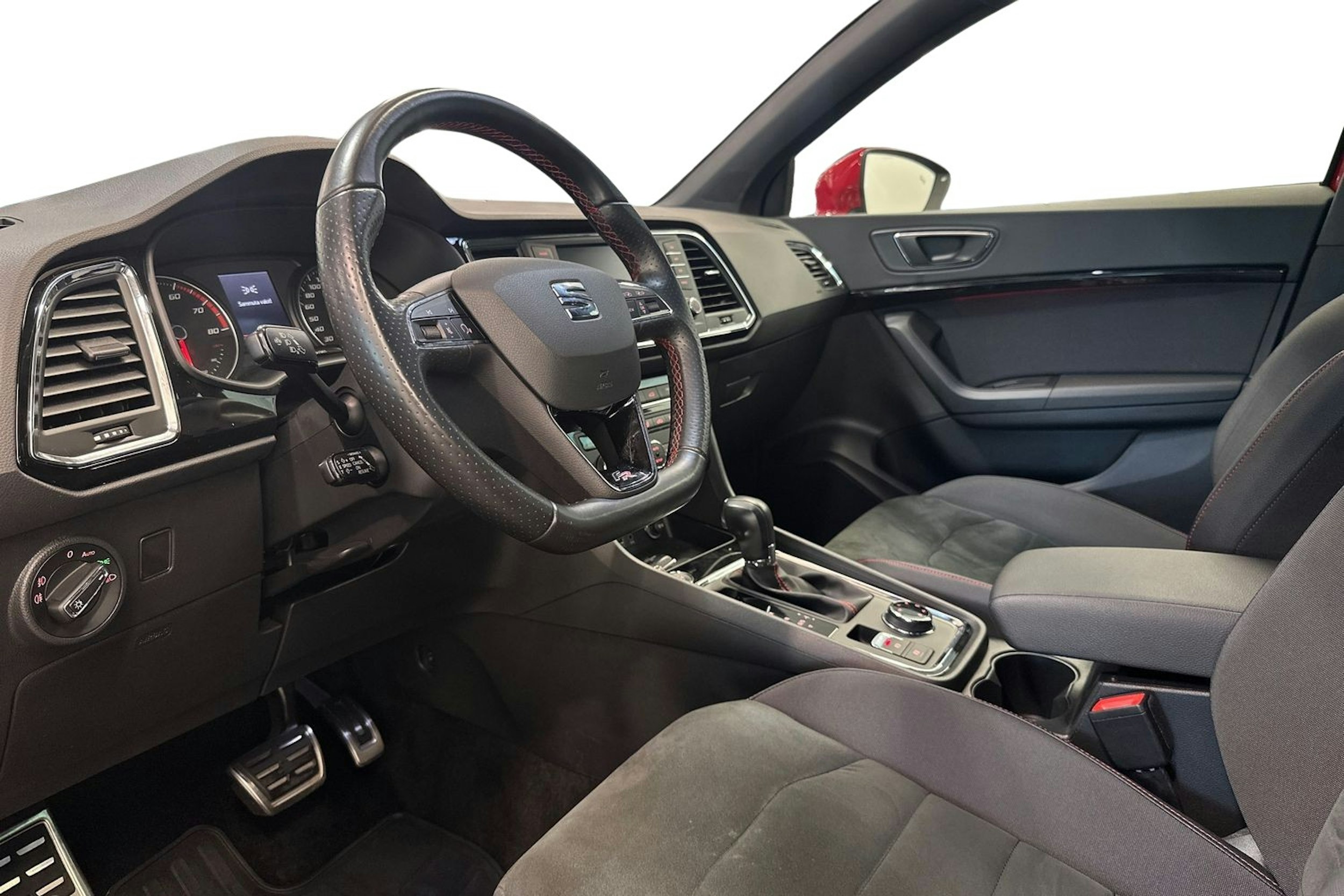 Punainen SEAT Ateca 2019 kuva 7.
