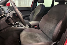 Punainen SEAT Ateca 2019 kuva 14.