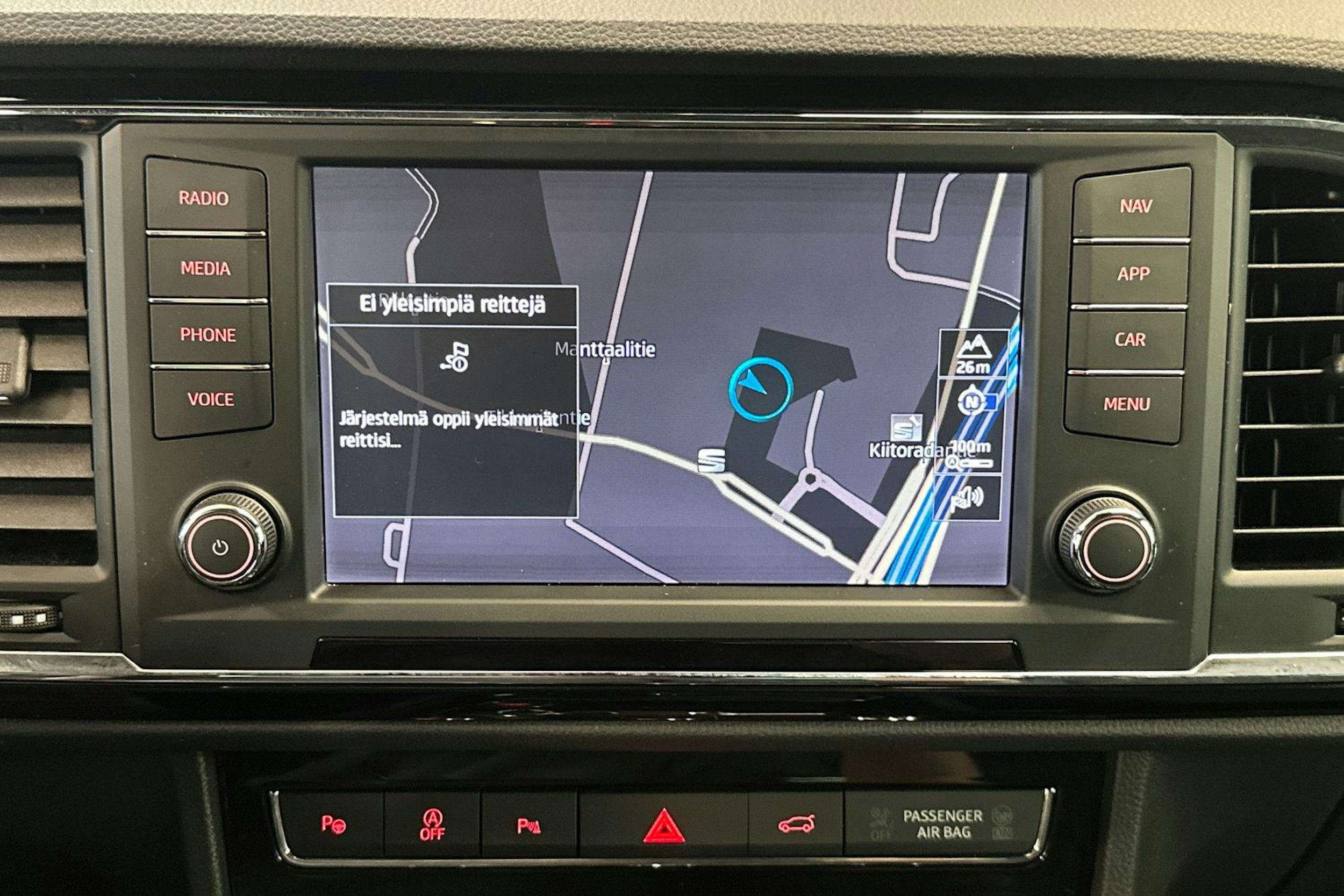 Punainen SEAT Ateca 2019 kuva 18.