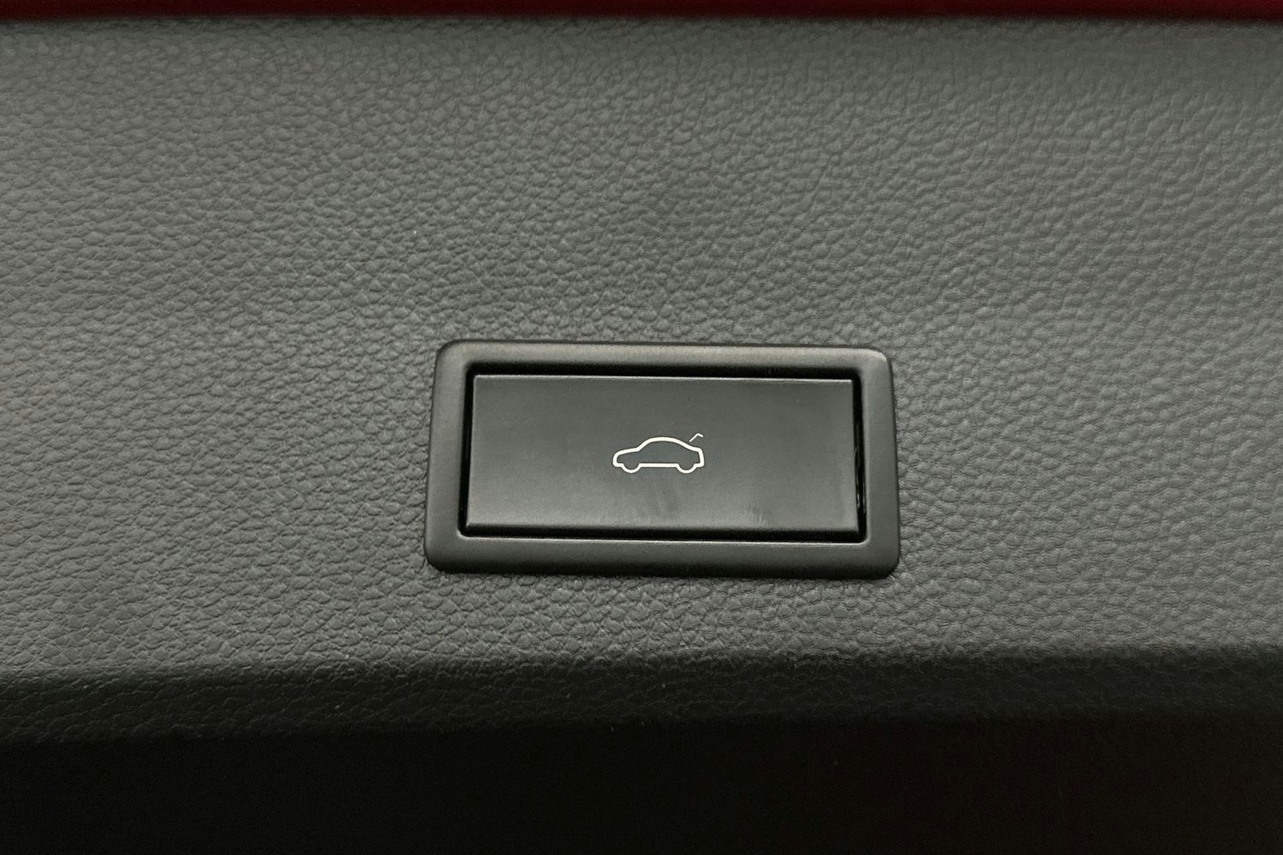 Punainen SEAT Ateca 2019 kuva 26.