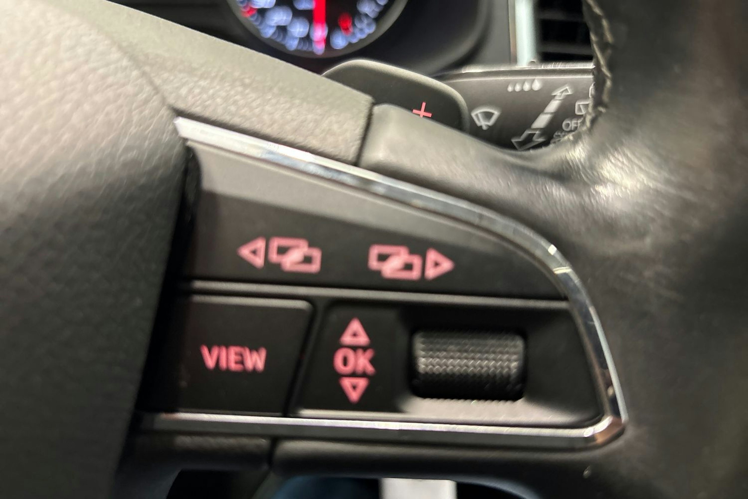 Harmaa SEAT Ateca 2019 kuva 18.