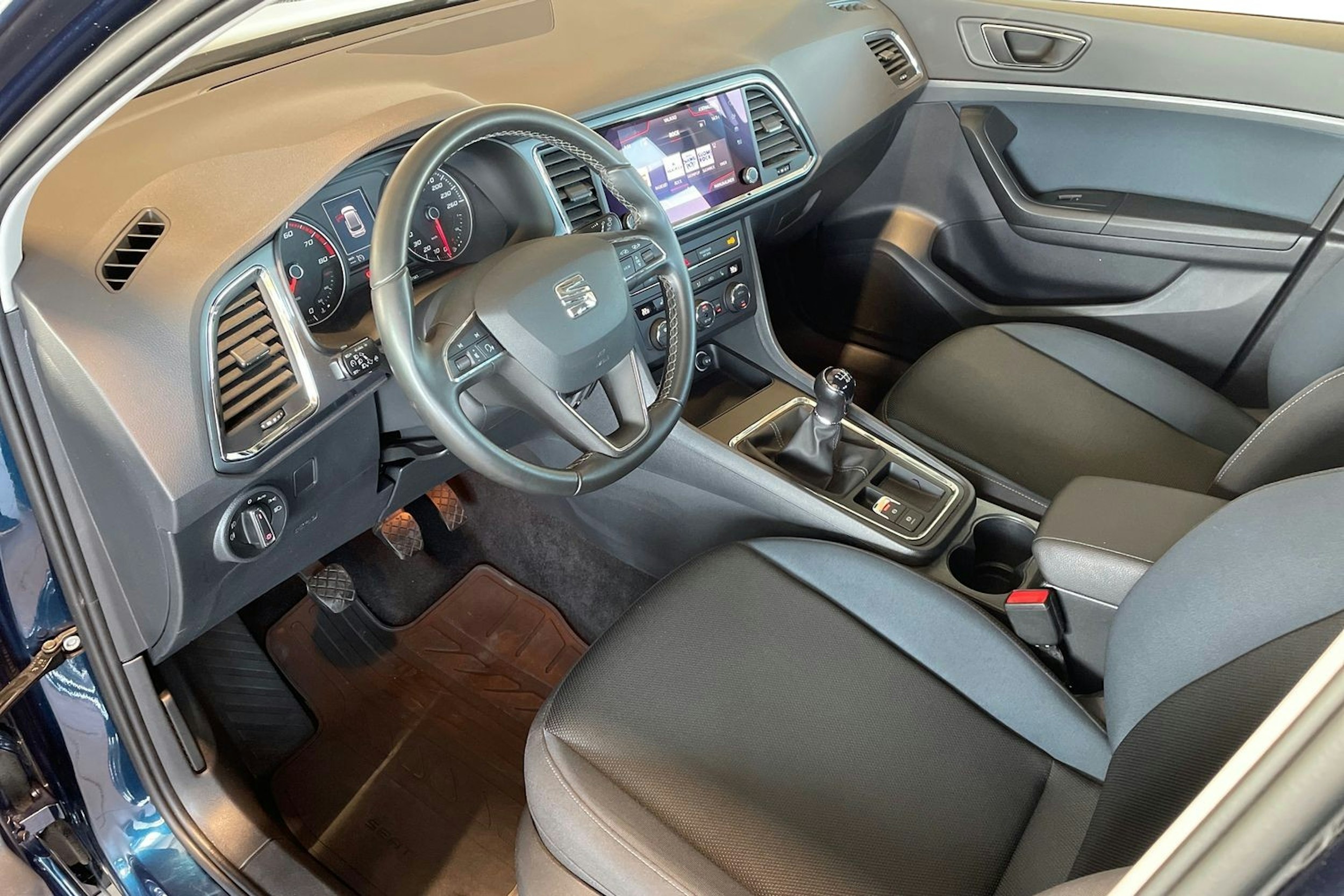 Sininen SEAT Ateca 2019 kuva 7.