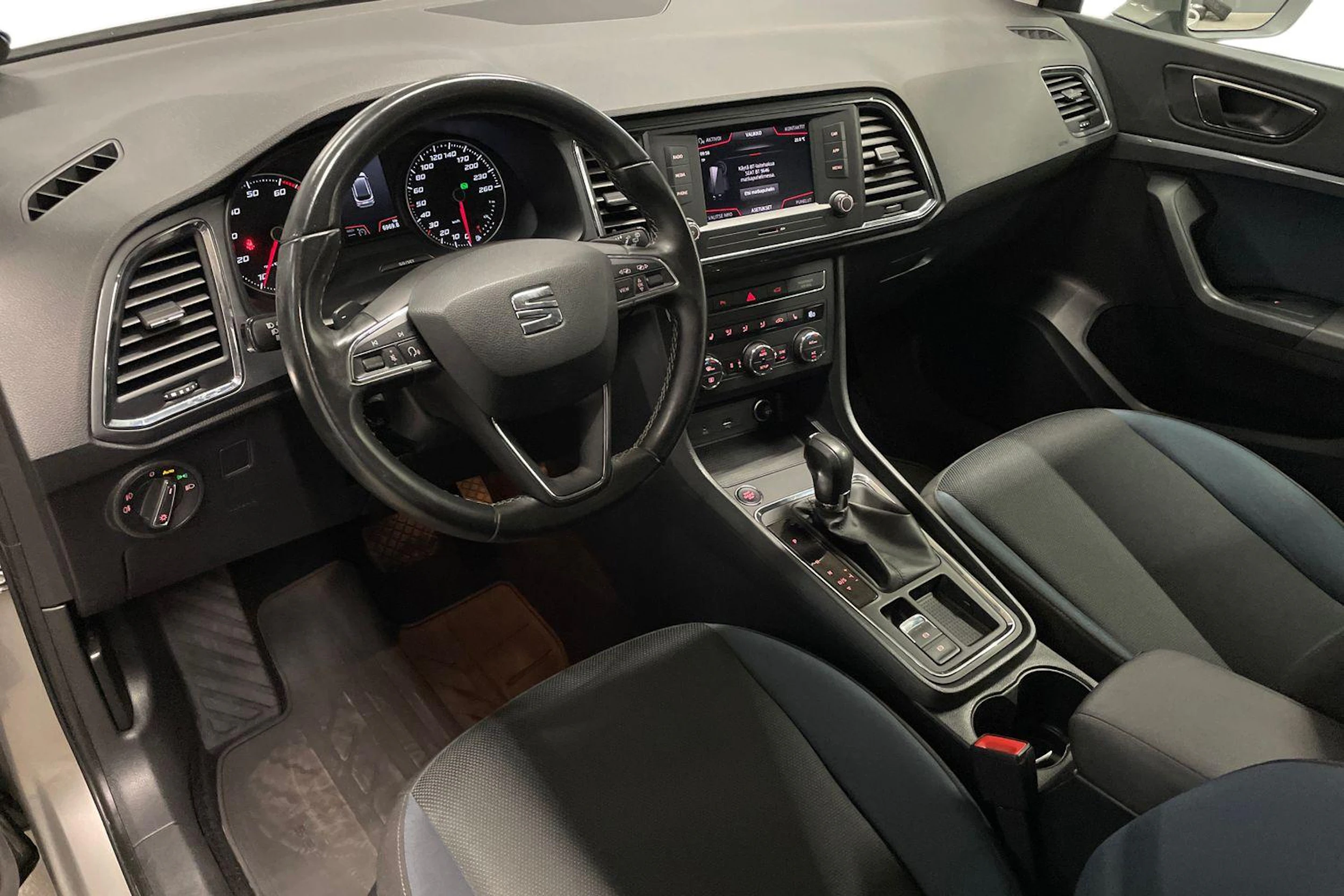 Ruskea (beige) SEAT Ateca 2019 kuva 6.