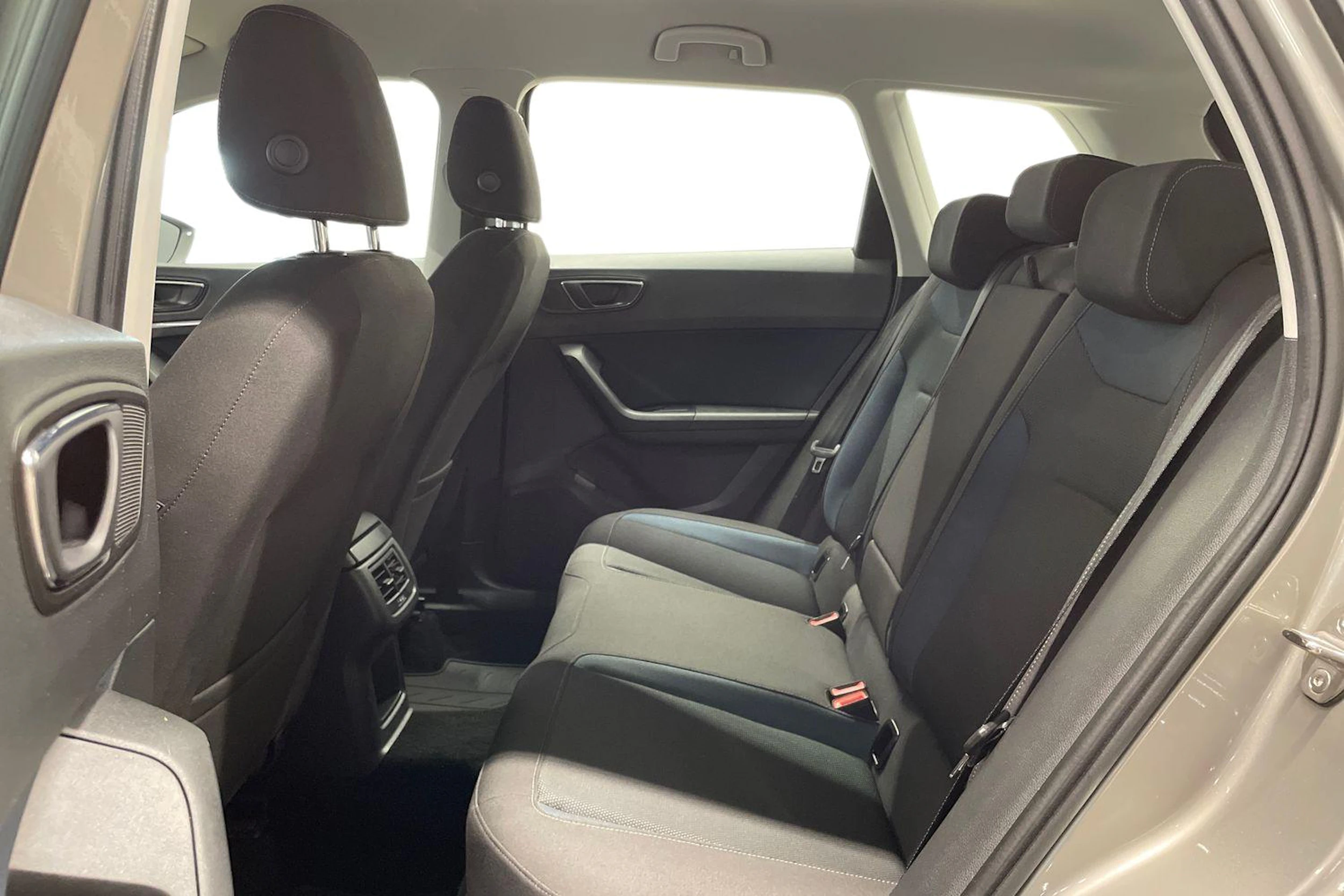 Ruskea (beige) SEAT Ateca 2019 kuva 8.