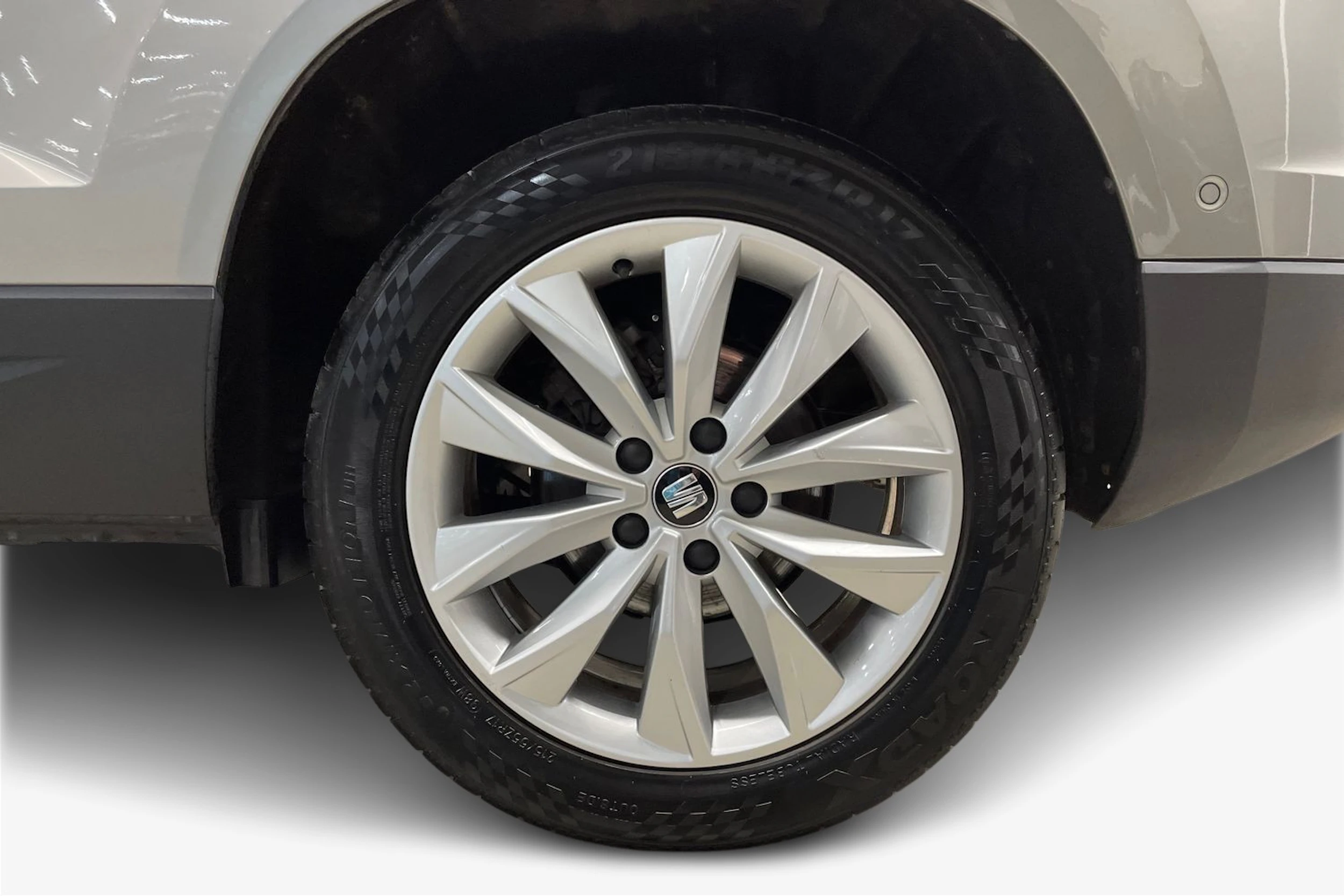 Ruskea (beige) SEAT Ateca 2019 kuva 9.