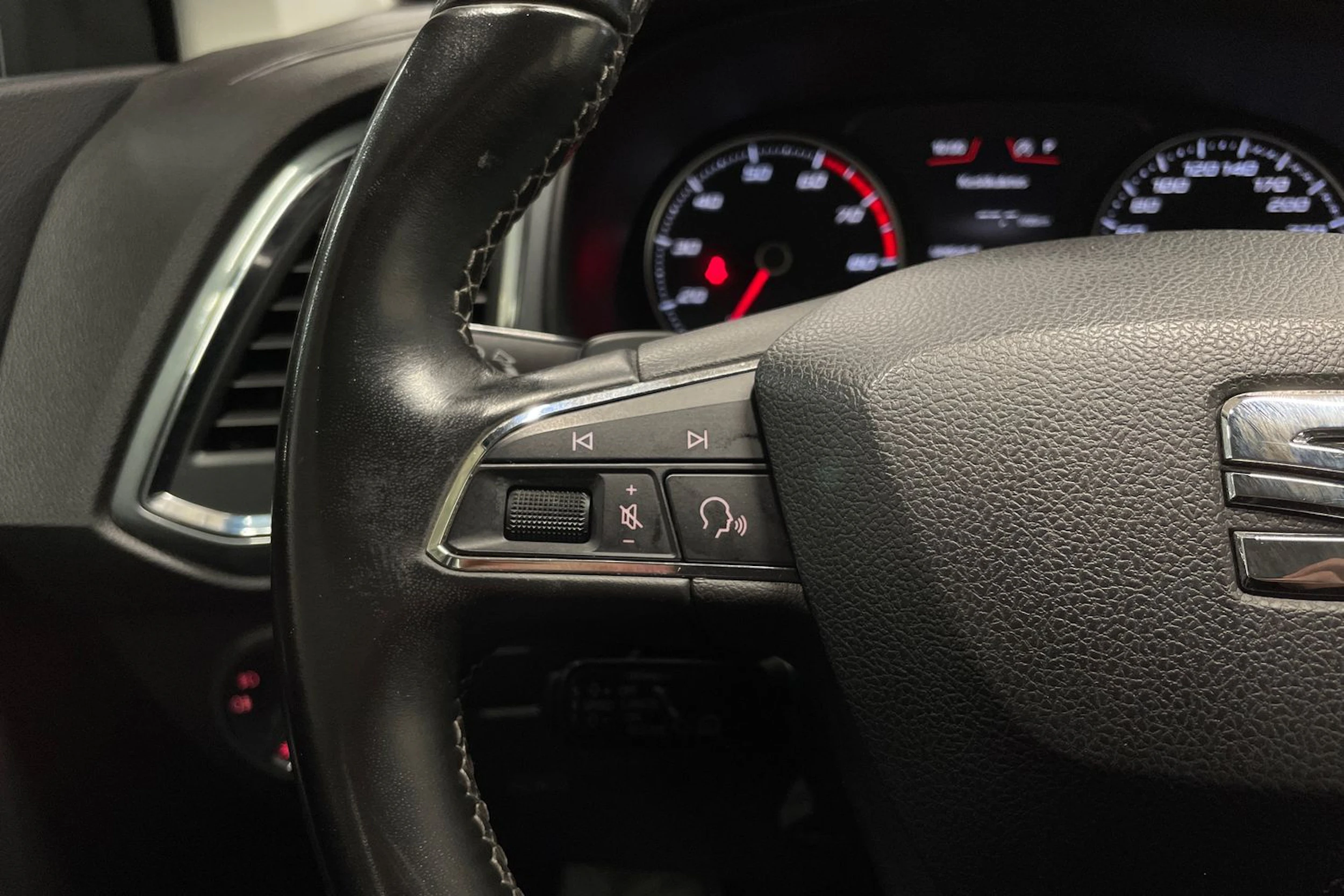 Ruskea (beige) SEAT Ateca 2019 kuva 19.