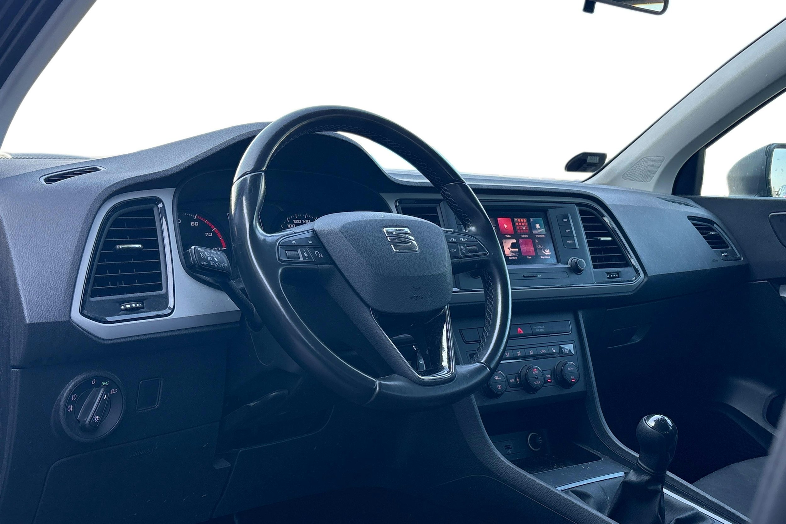 harmaa SEAT Ateca 2019 kuva 3.