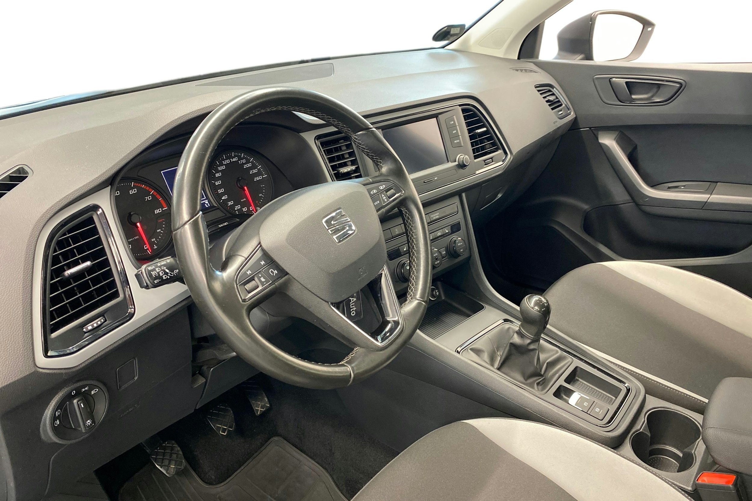 harmaa SEAT Ateca 2019 kuva 7.