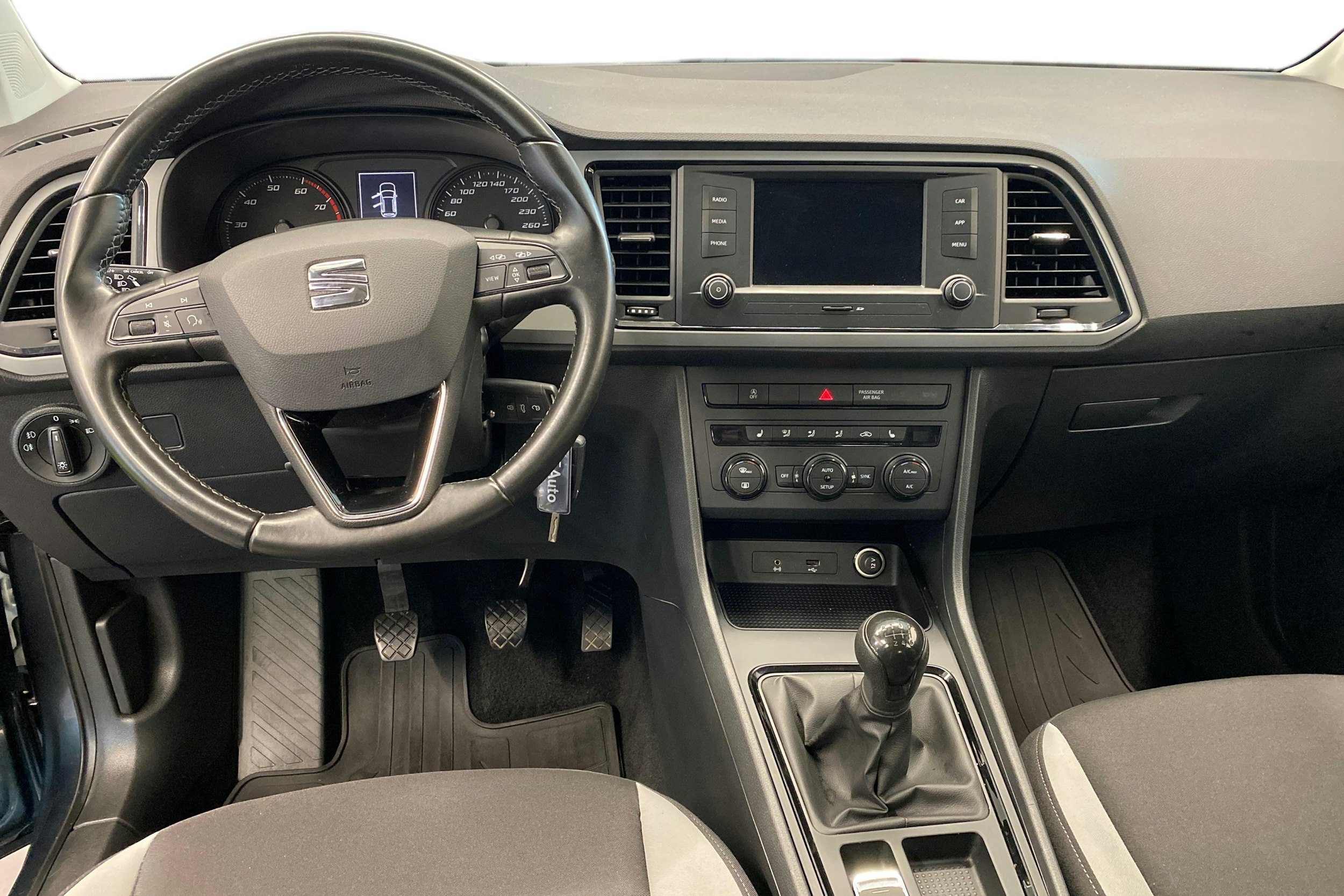 harmaa SEAT Ateca 2019 kuva 9.