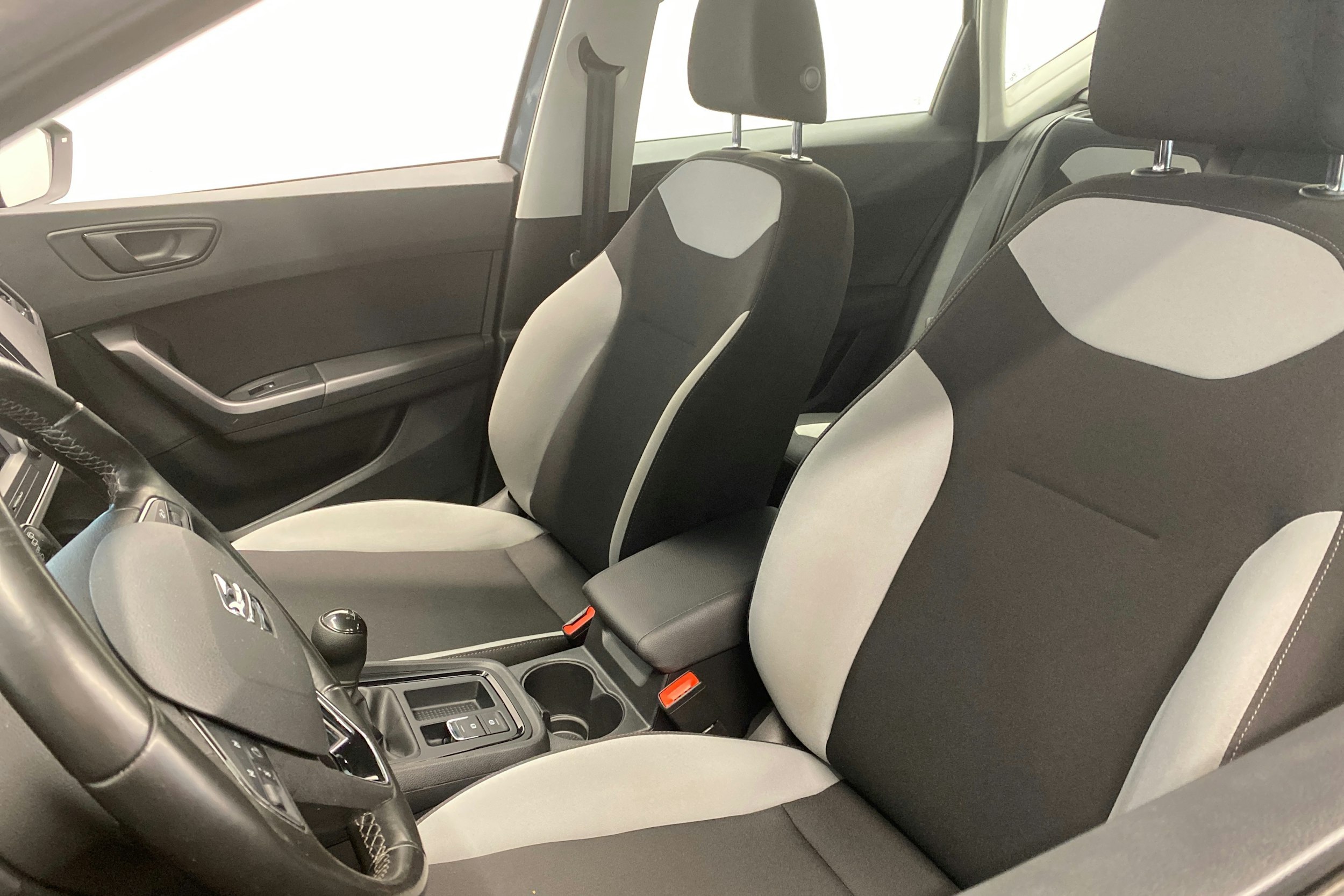 harmaa SEAT Ateca 2019 kuva 15.