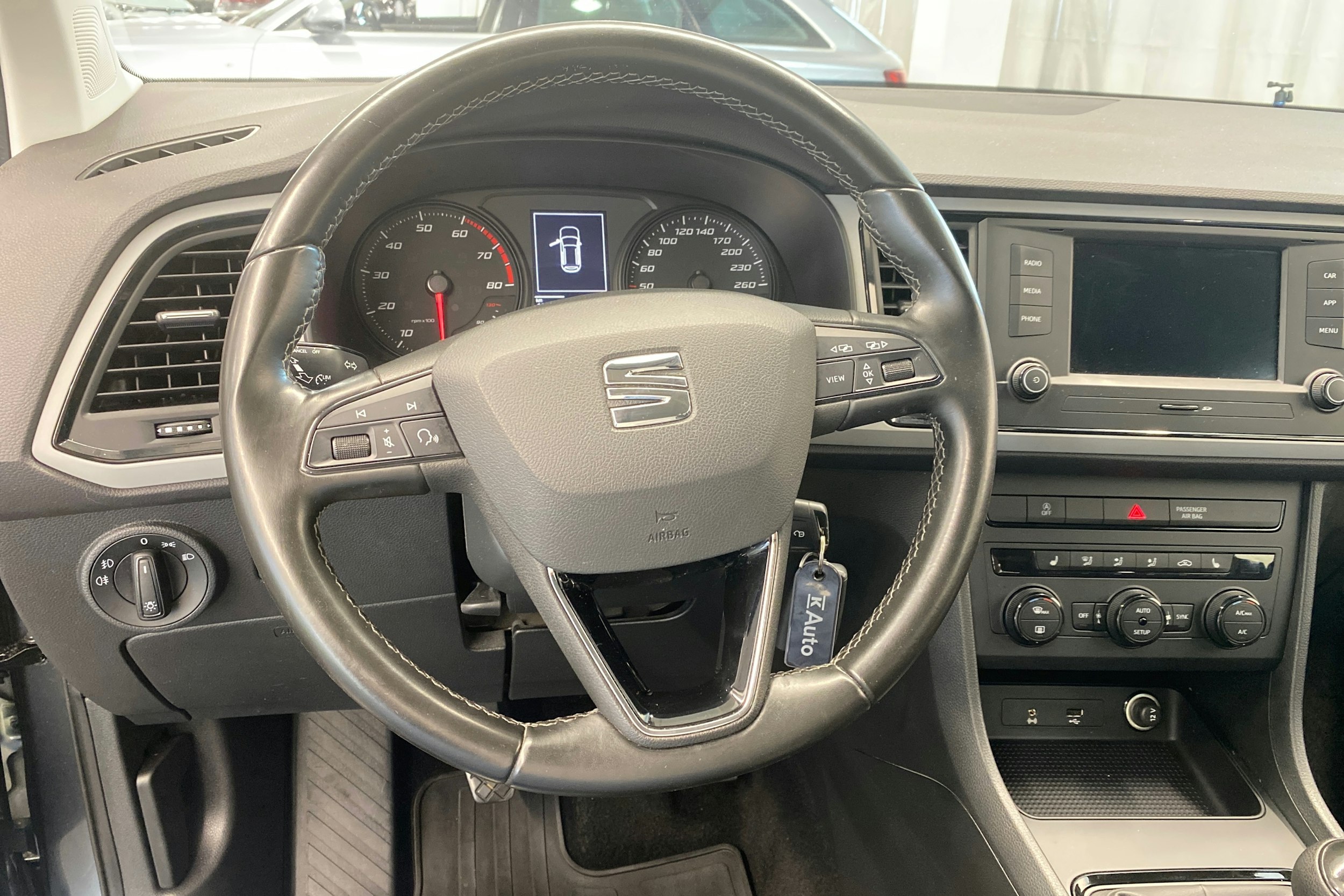 harmaa SEAT Ateca 2019 kuva 18.