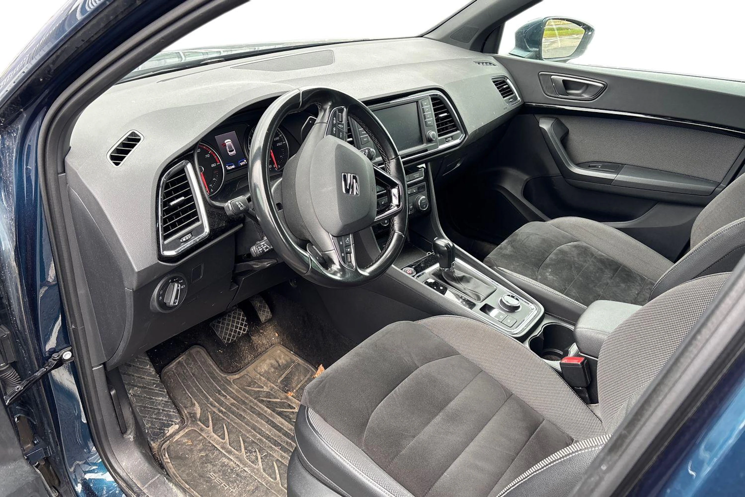 Sininen SEAT Ateca 2019 kuva 3.