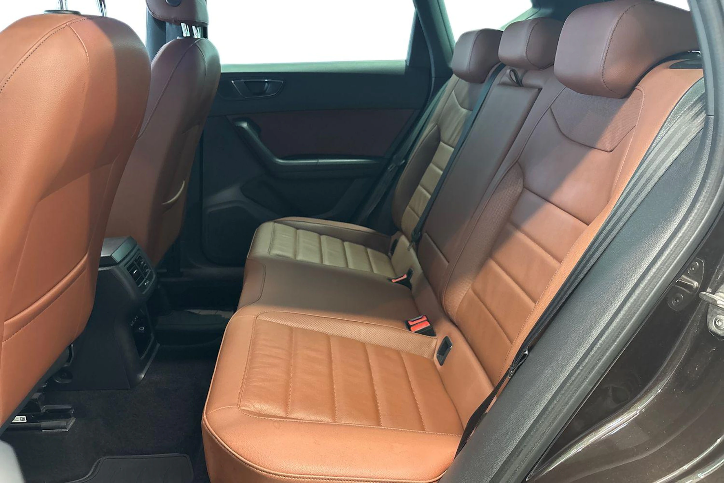 ruskea (beige) SEAT Ateca 2019 kuva 8.