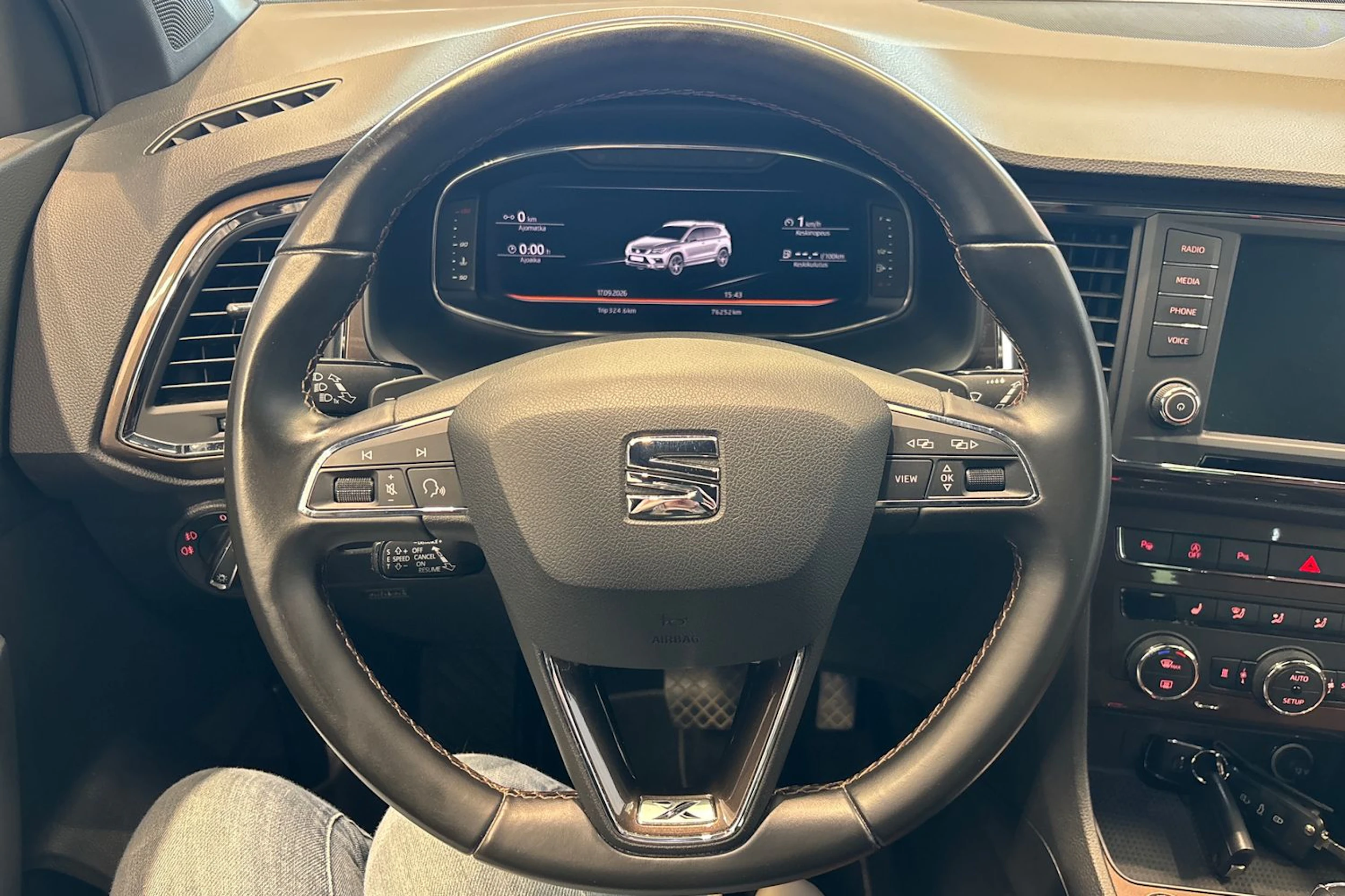 ruskea (beige) SEAT Ateca 2019 kuva 18.