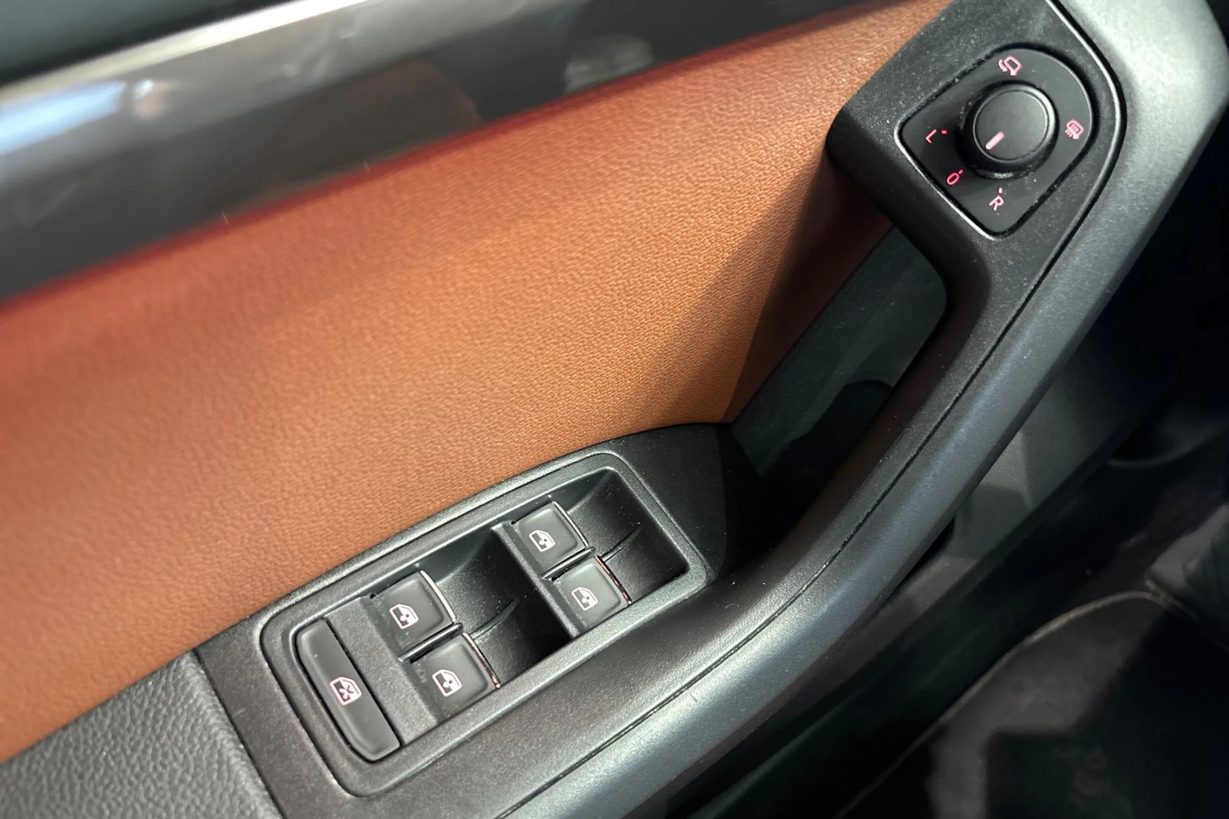 ruskea (beige) SEAT Ateca 2019 kuva 23.
