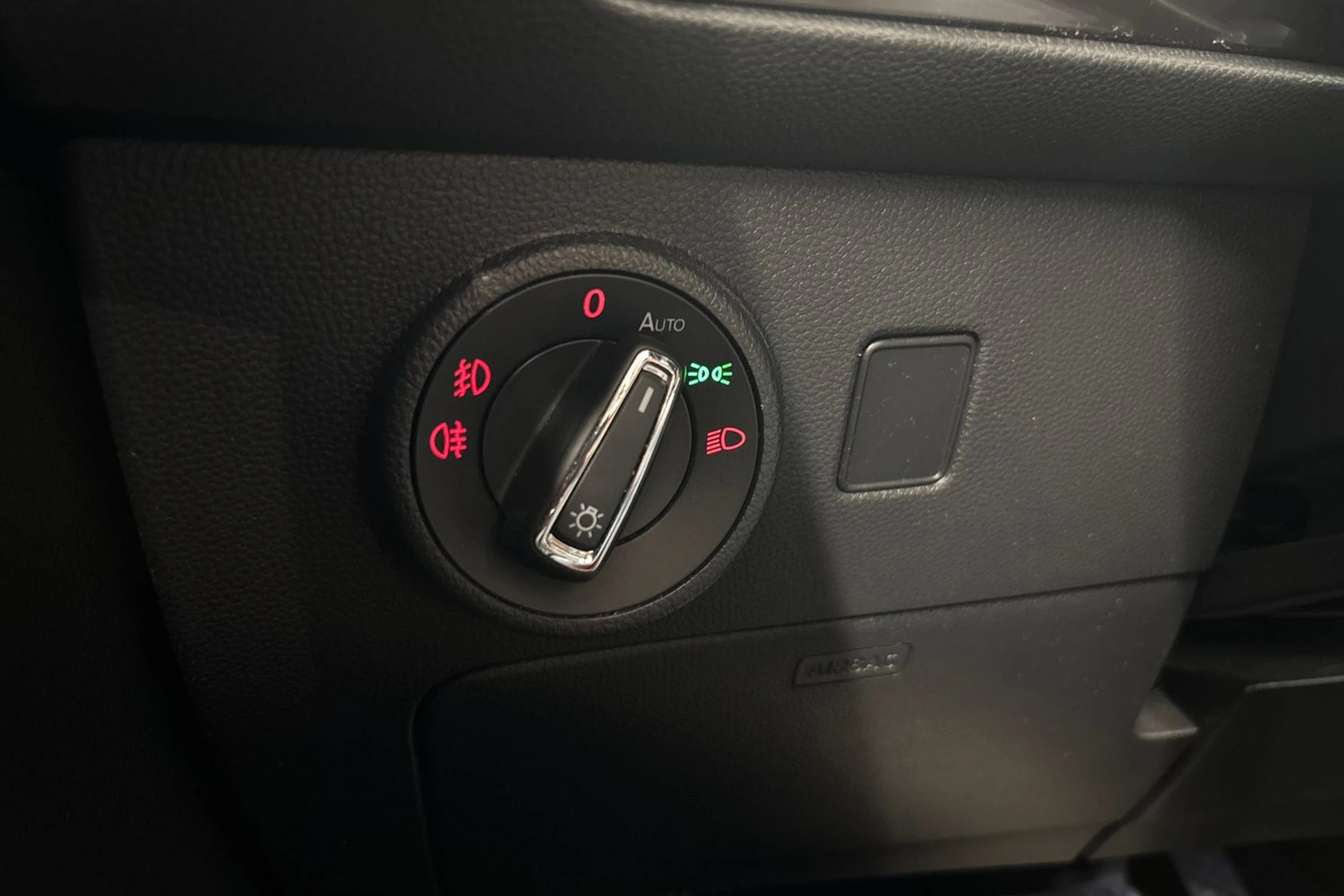 ruskea (beige) SEAT Ateca 2019 kuva 24.