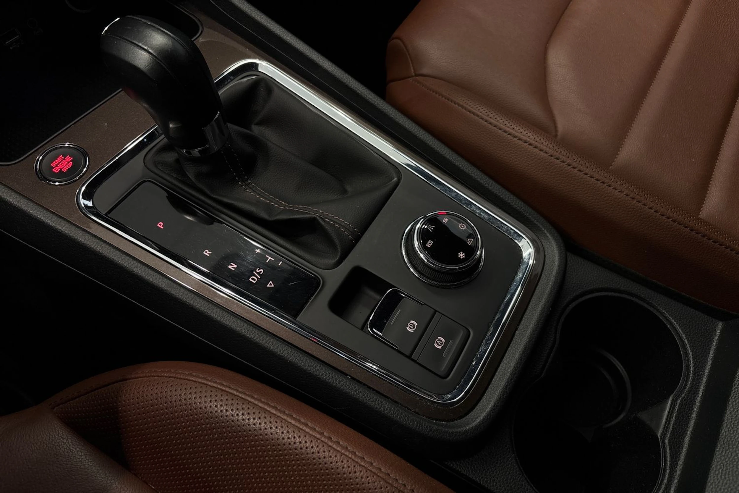 ruskea (beige) SEAT Ateca 2019 kuva 25.