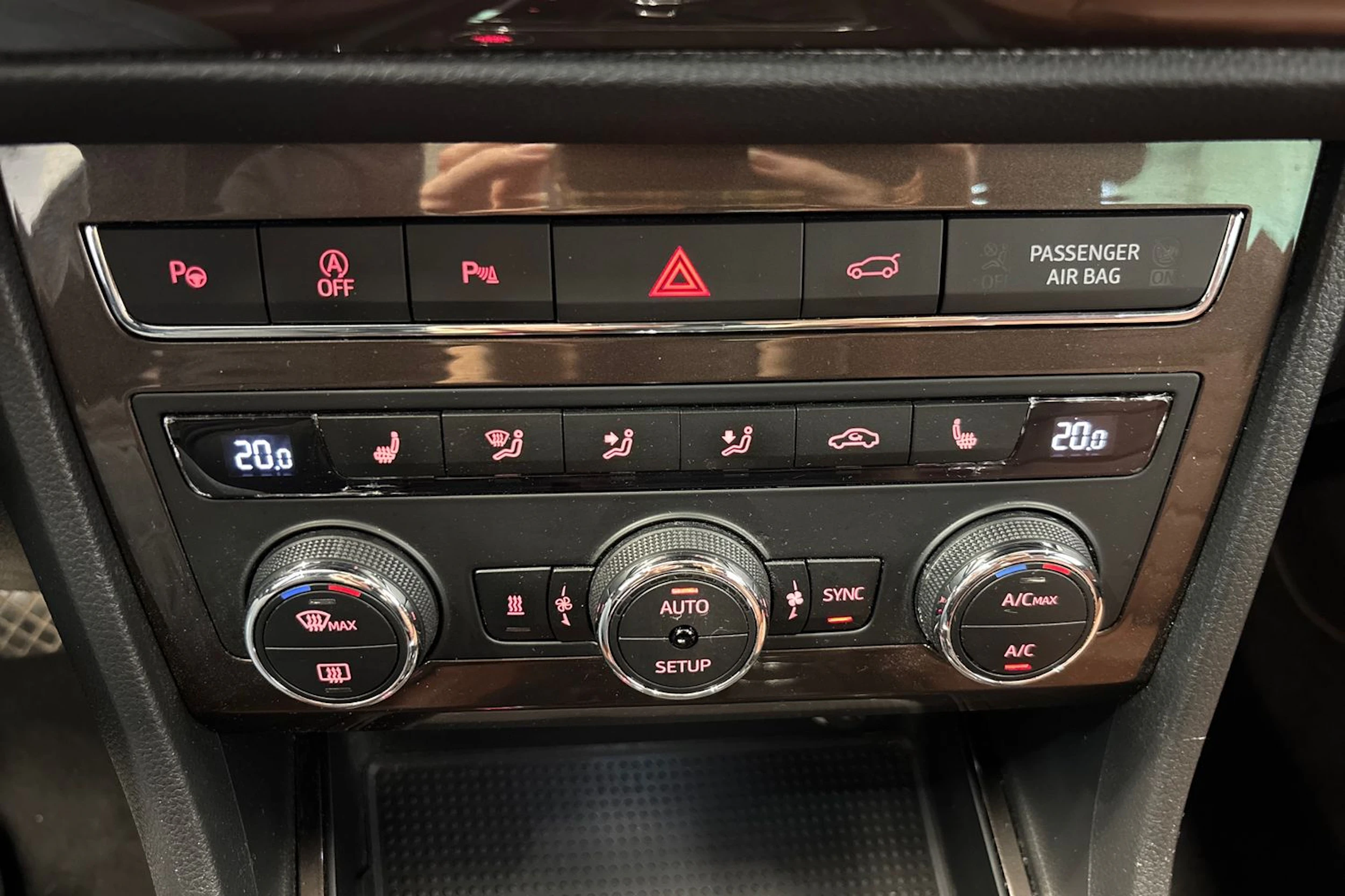 ruskea (beige) SEAT Ateca 2019 kuva 27.