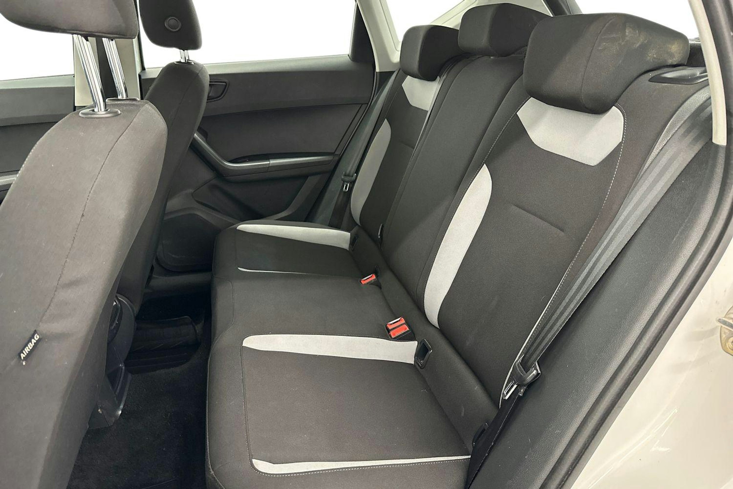 valkoinen SEAT Ateca 2019 kuva 8.