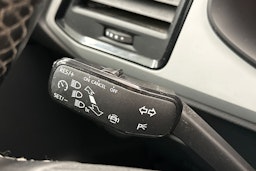 valkoinen SEAT Ateca 2019 kuva 11.