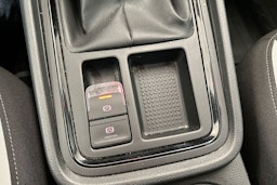 valkoinen SEAT Ateca 2019 kuva 21.